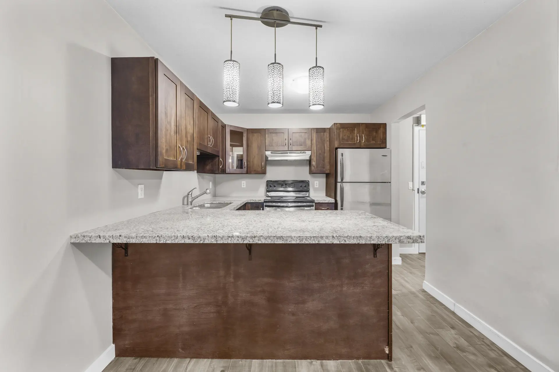 #215 450 Bromley Street - Image 11