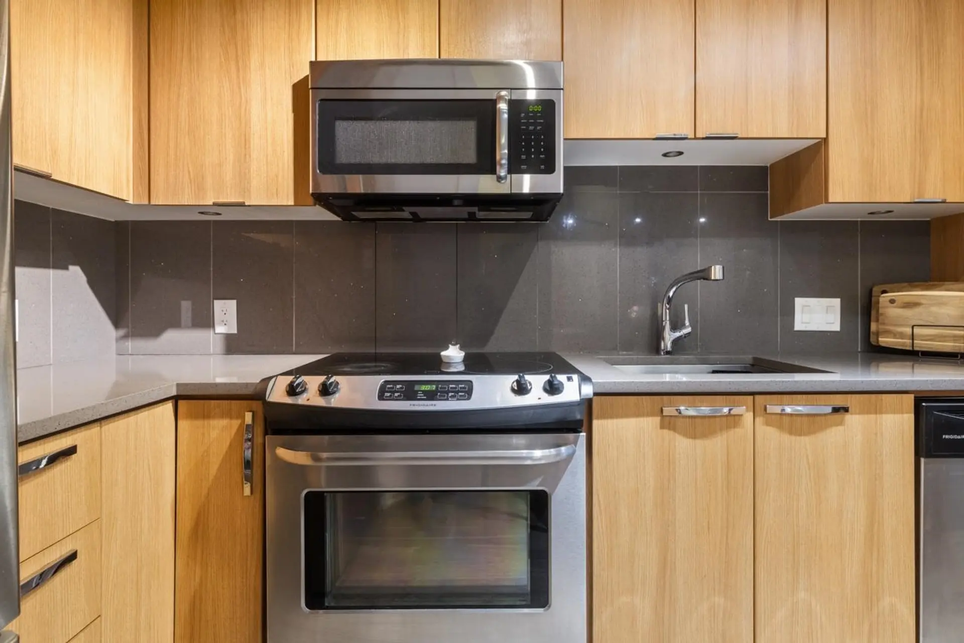 #212 733 W 14th Street - Image 3