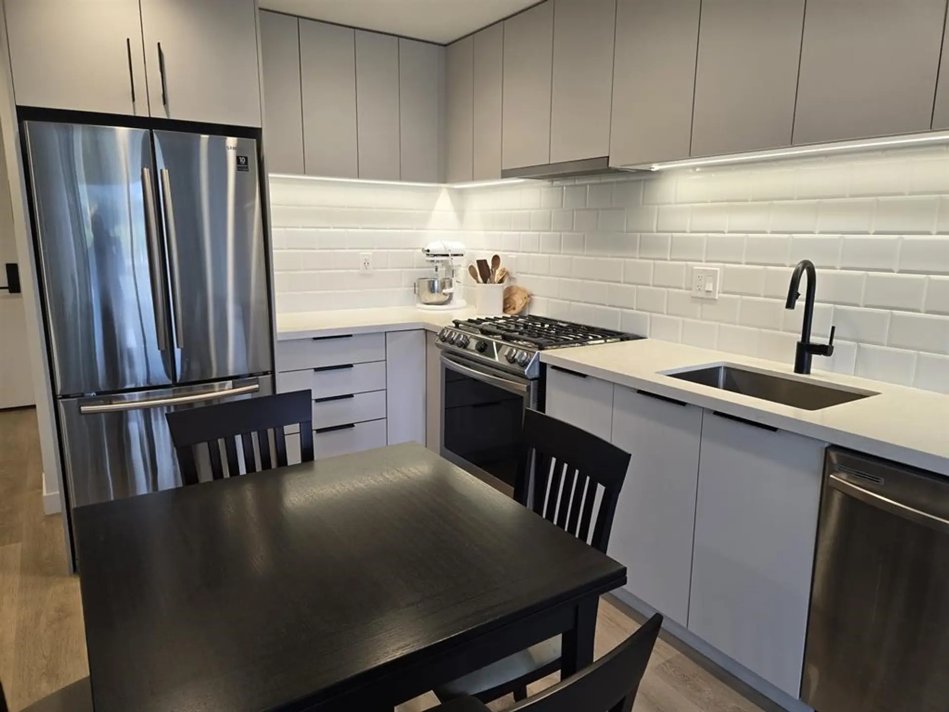 #403 3018 St George Street - Image 3