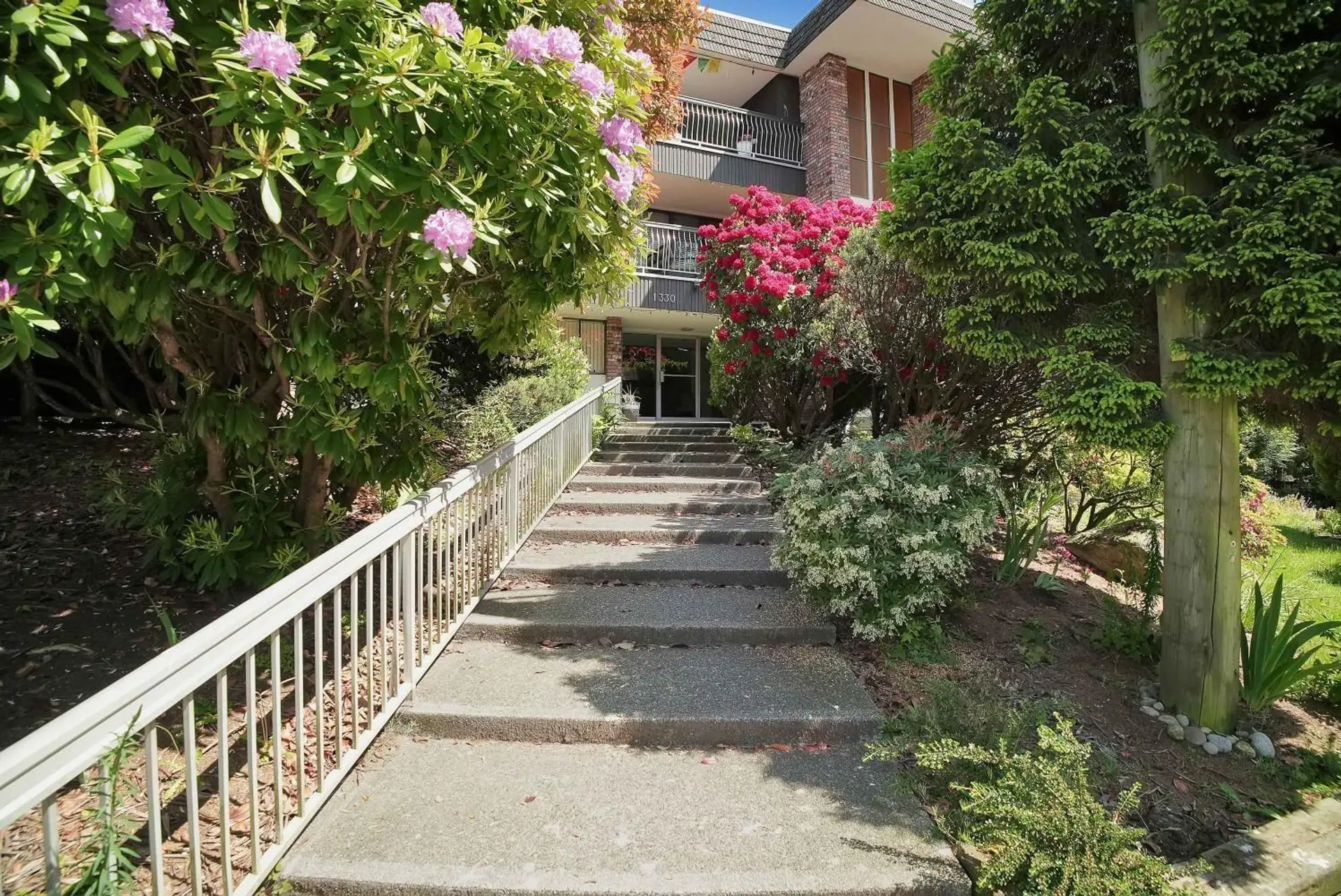 #105 1330 Martin Street - Image 2