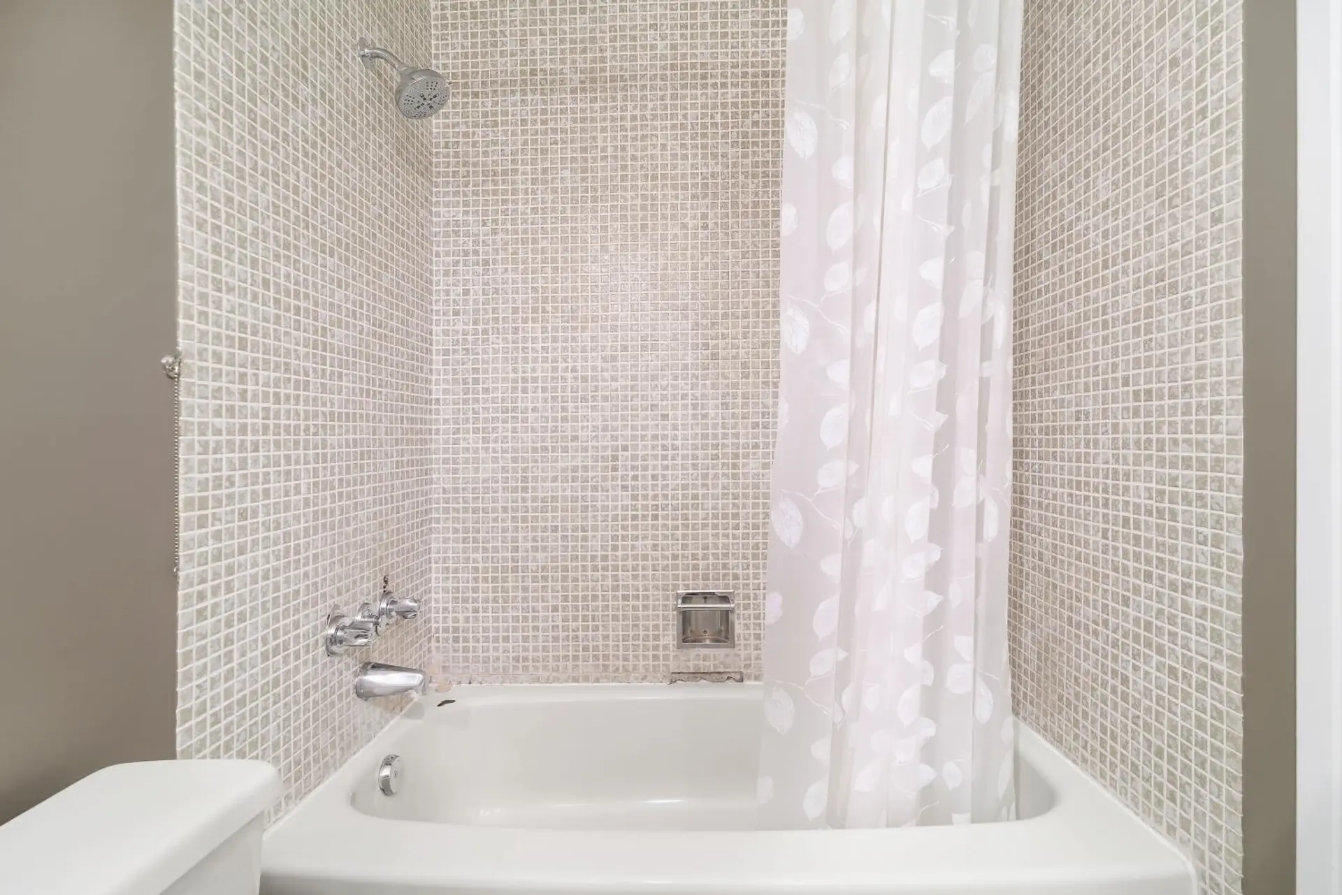 #105 1330 Martin Street - Image 11