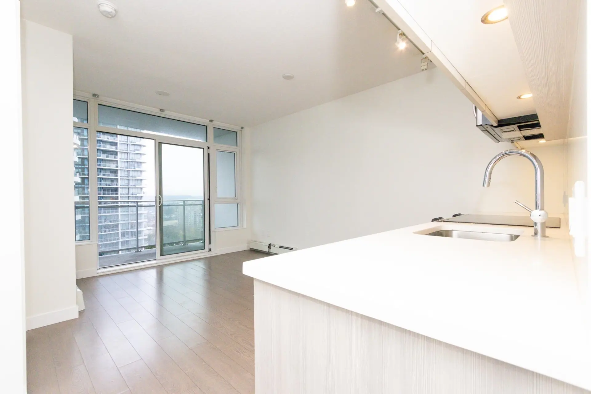 #1402 13308 Central Avenue - Image 9