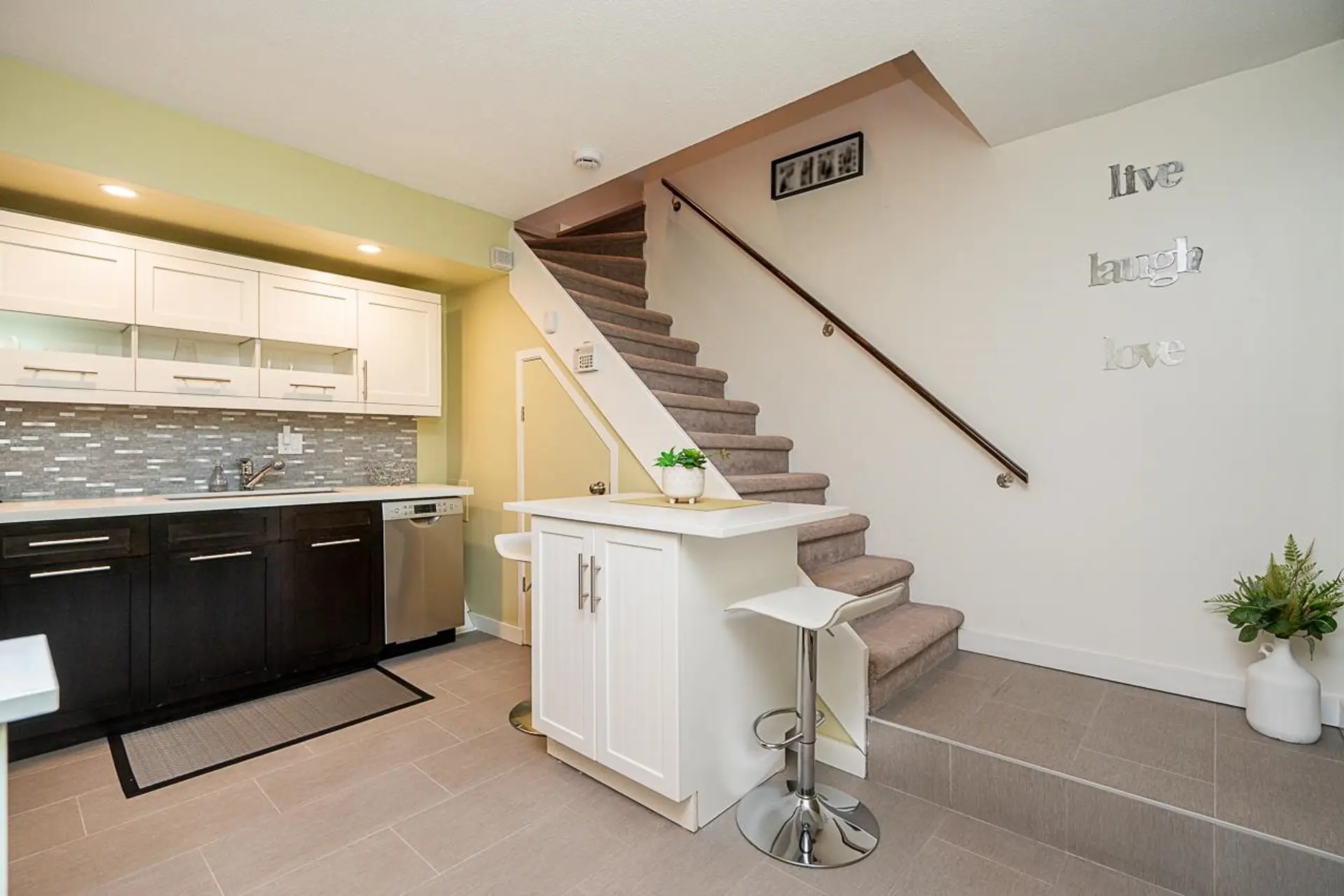 #51 870 W 7th Avenue - Image 6