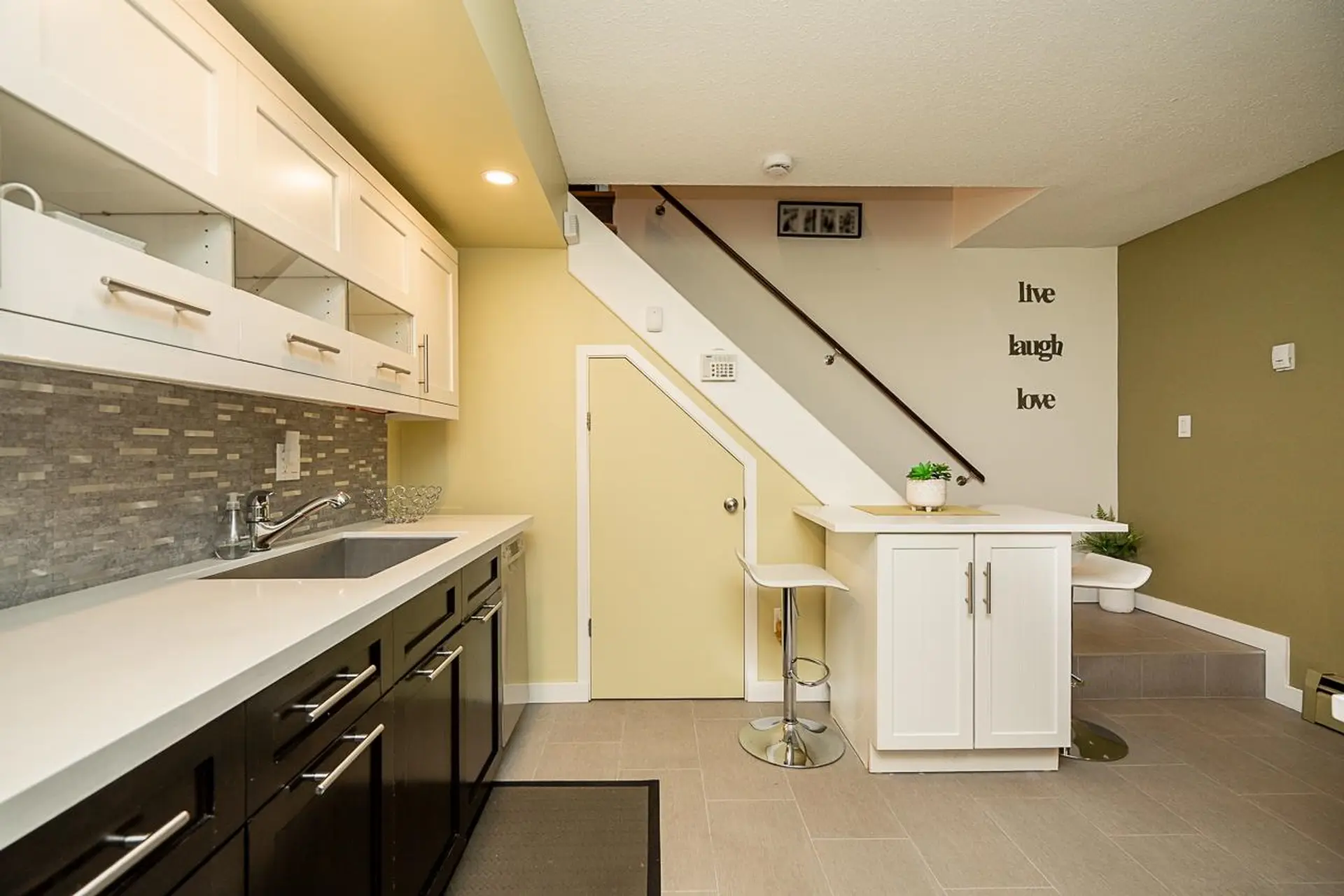 #51 870 W 7th Avenue - Image 8
