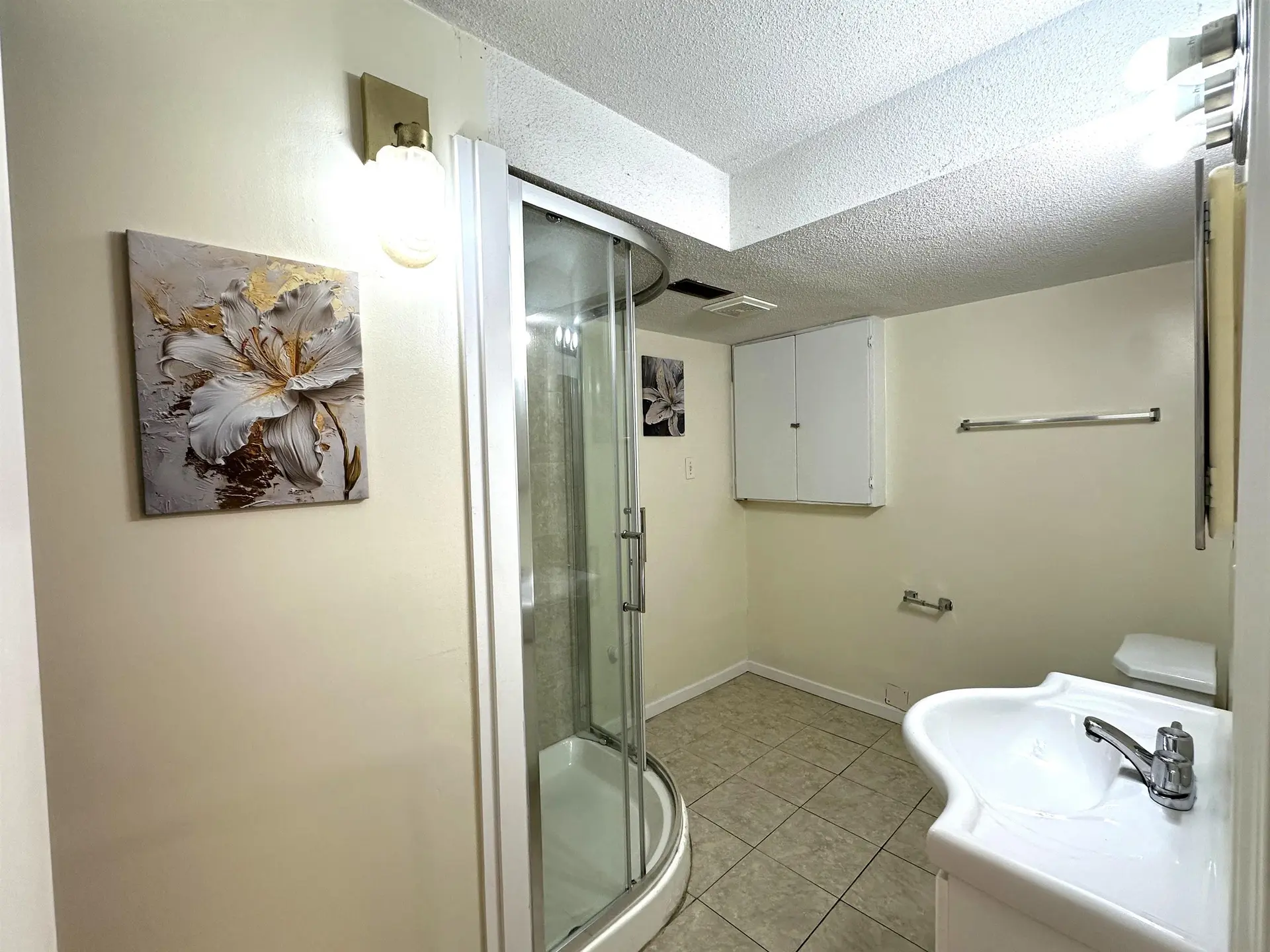 3638 Hennepin Avenue - Image 16