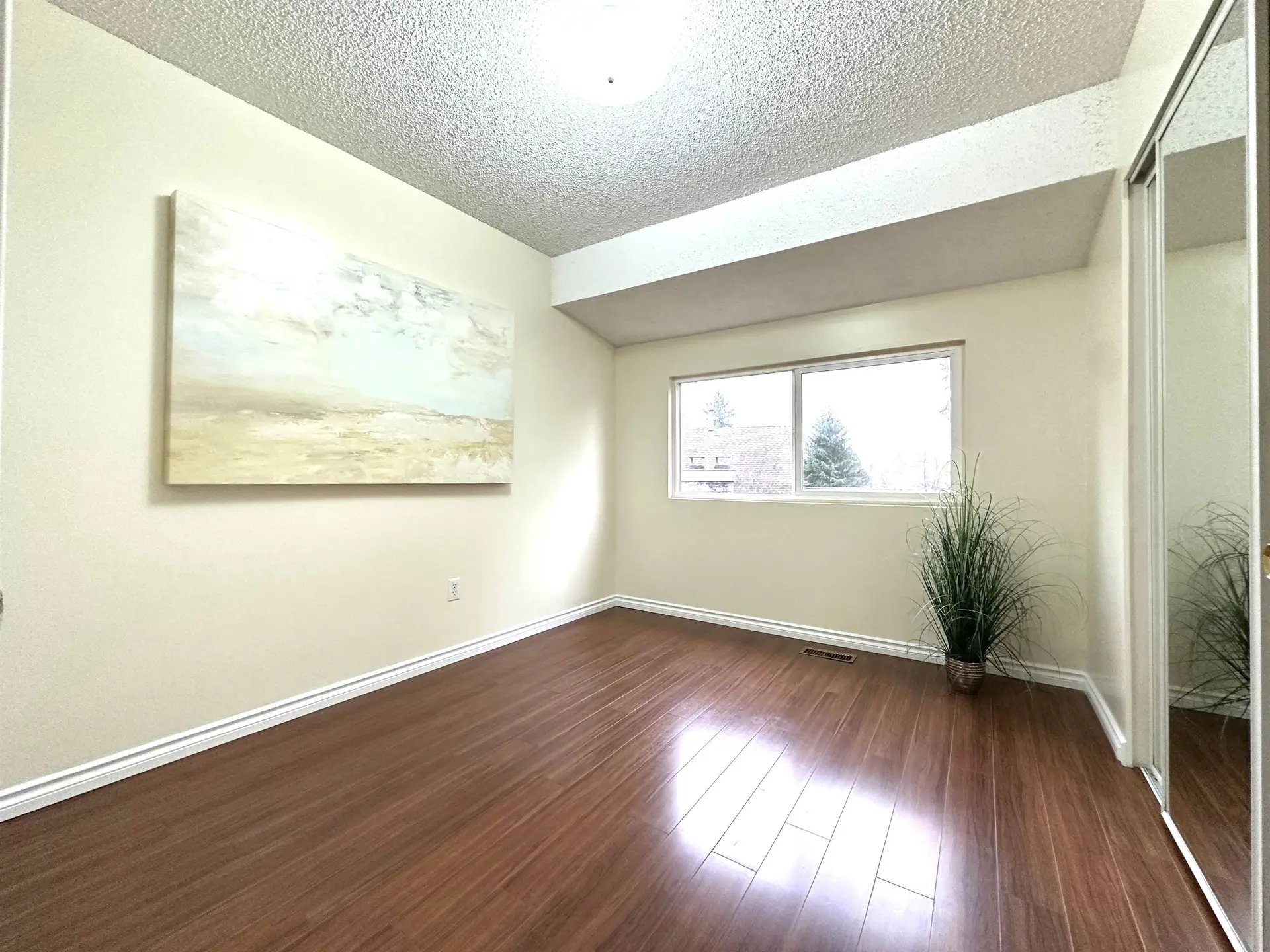 3638 Hennepin Avenue - Image 10