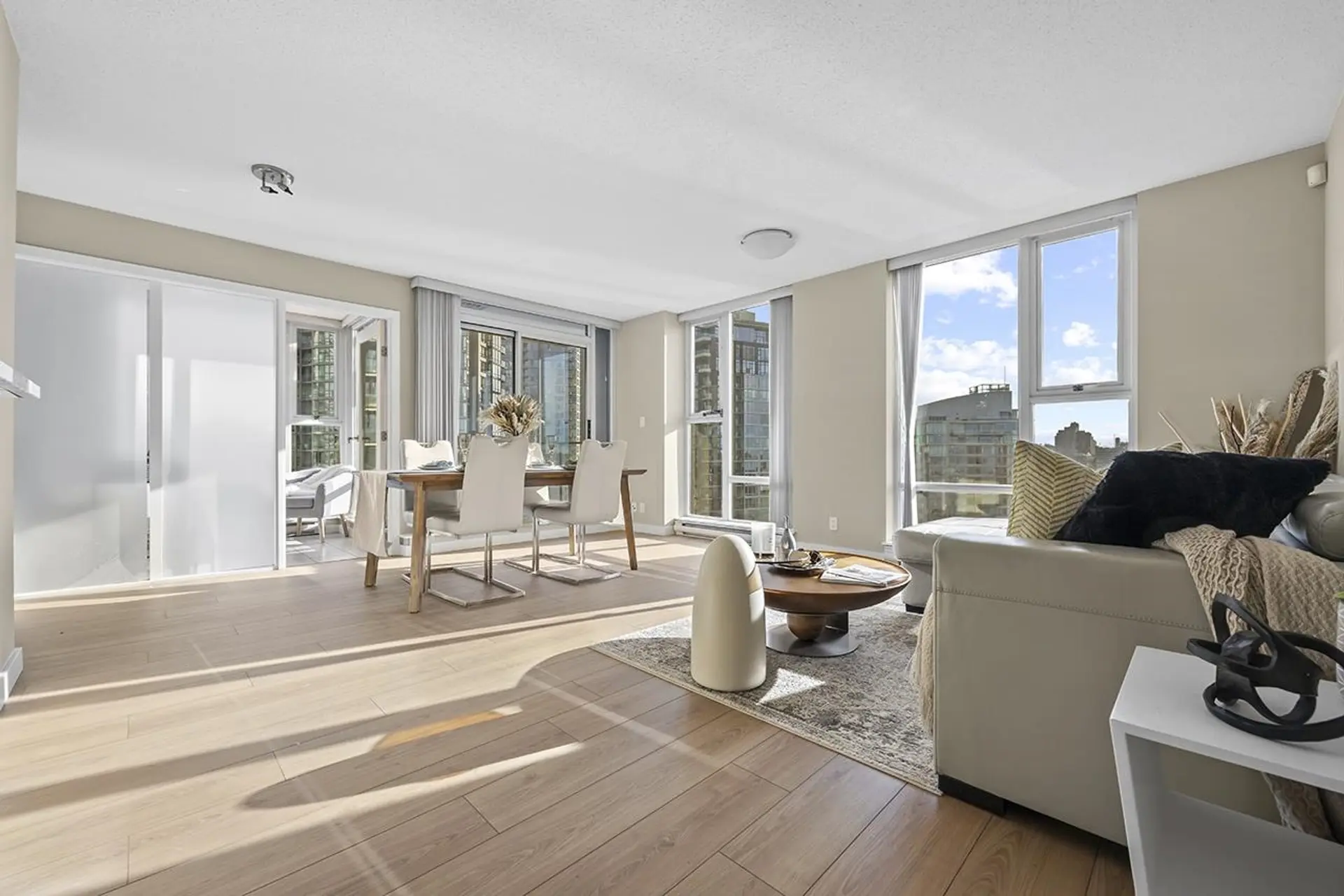 #2606 583 Beach Crescent - Image 2