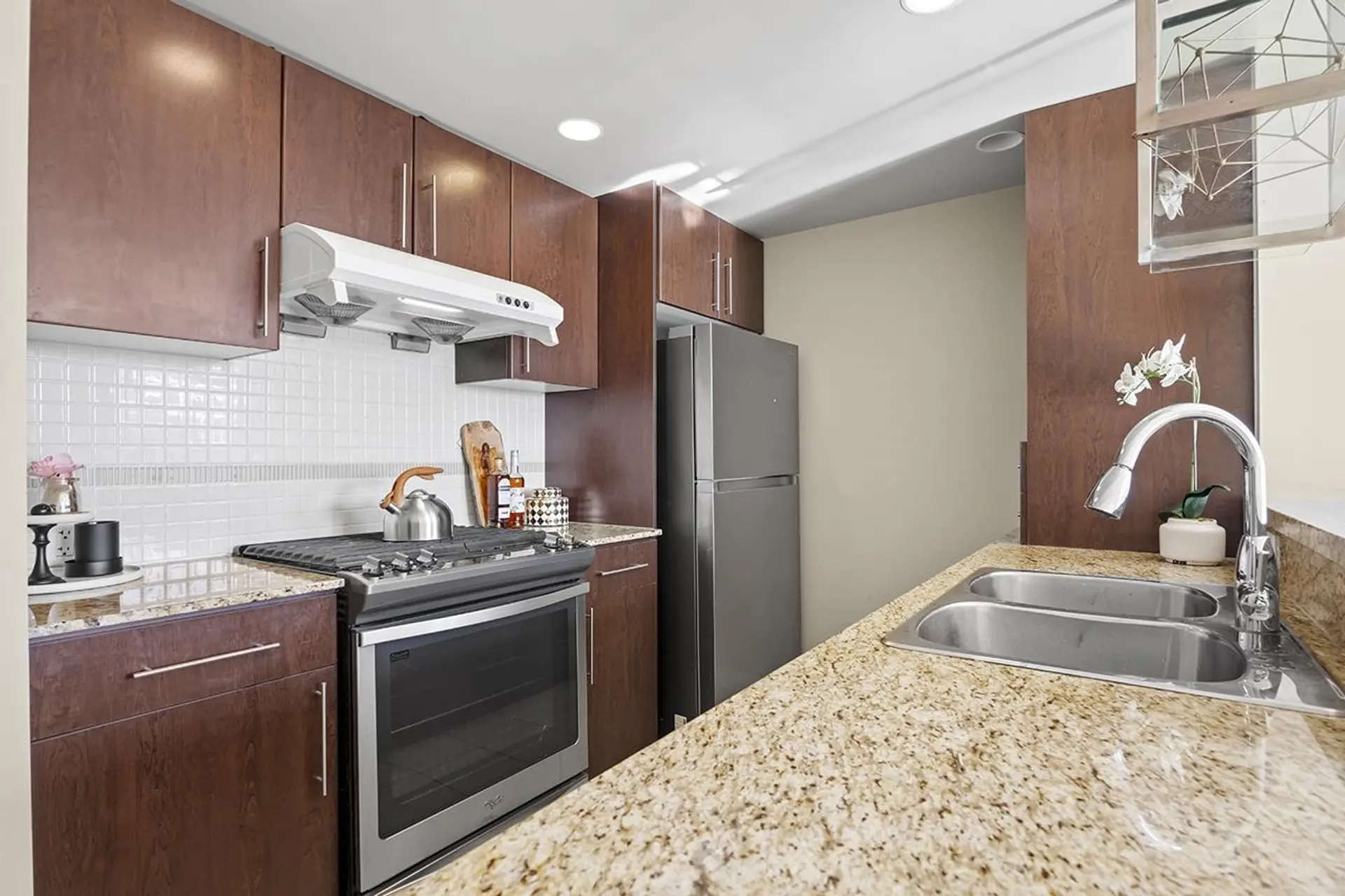 #2606 583 Beach Crescent - Image 6