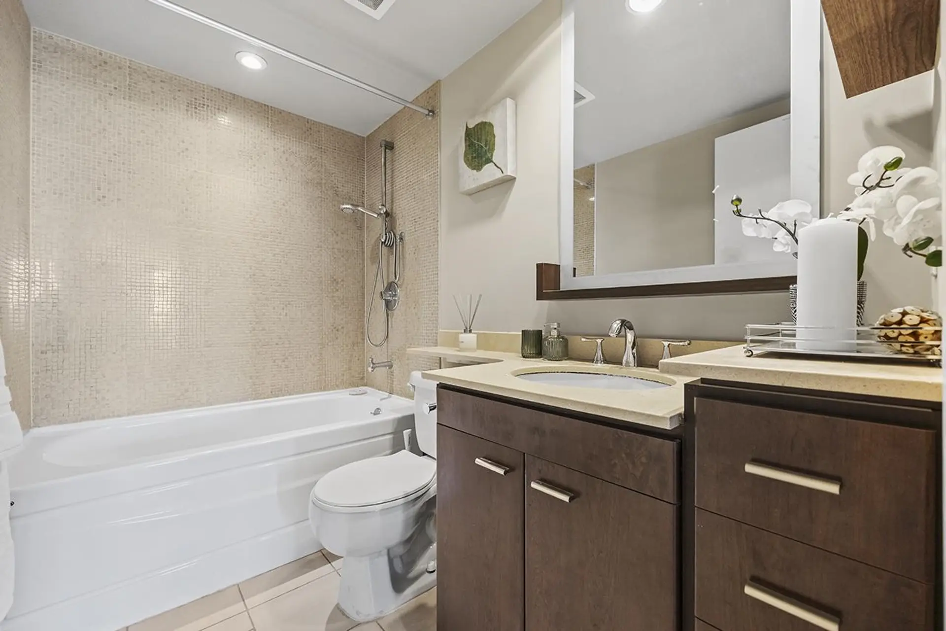 #2606 583 Beach Crescent - Image 12