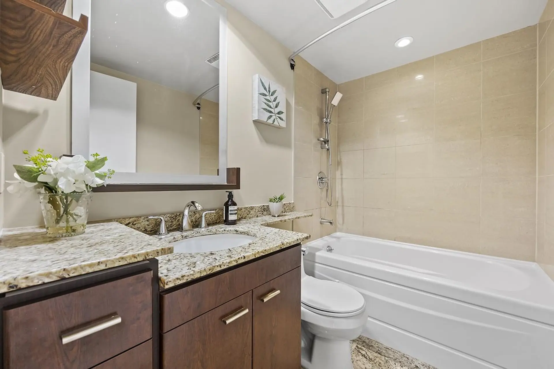 #2606 583 Beach Crescent - Image 9