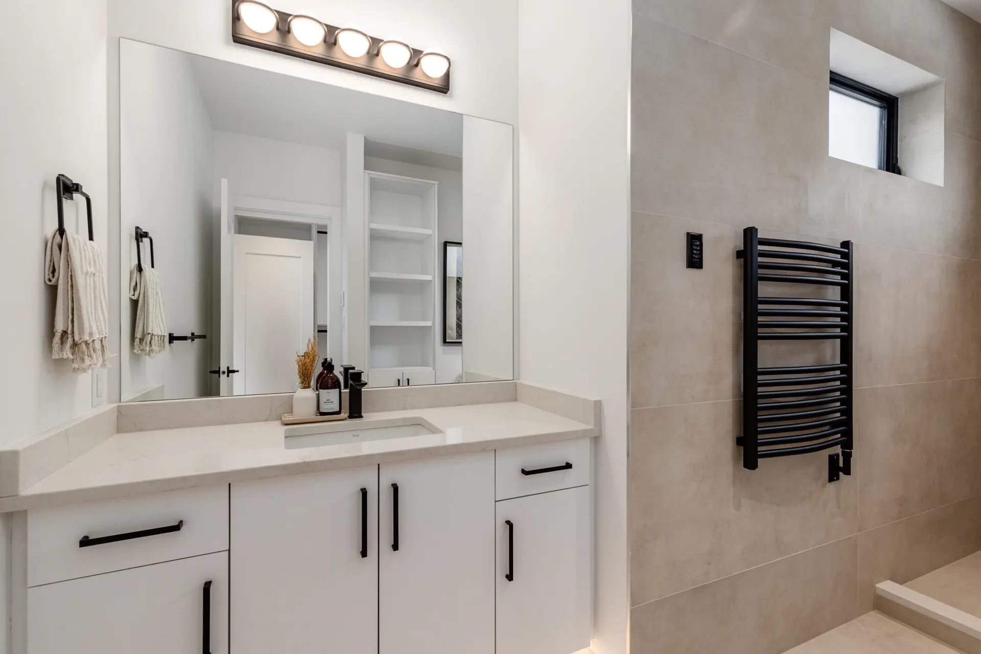 #15 2077 Garibaldi Way - Image 8