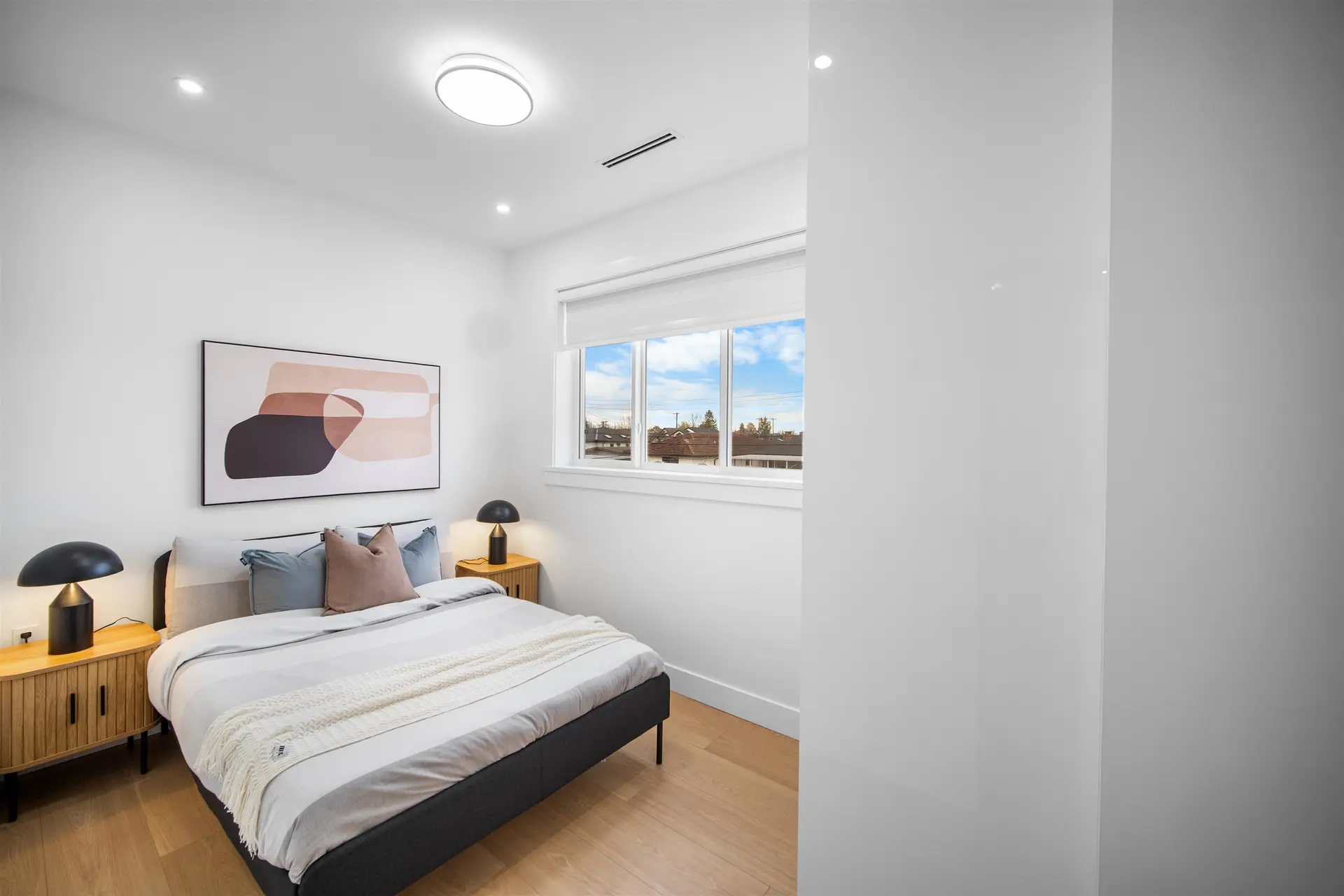 2074 E 50th Avenue - Image 13
