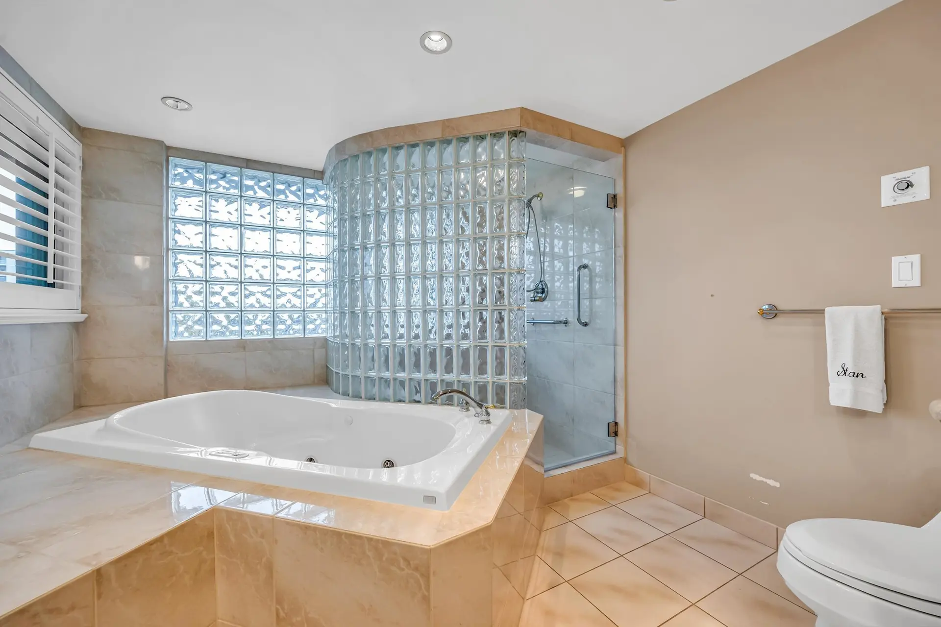 #6 1350 W 14th Avenue - Image 12
