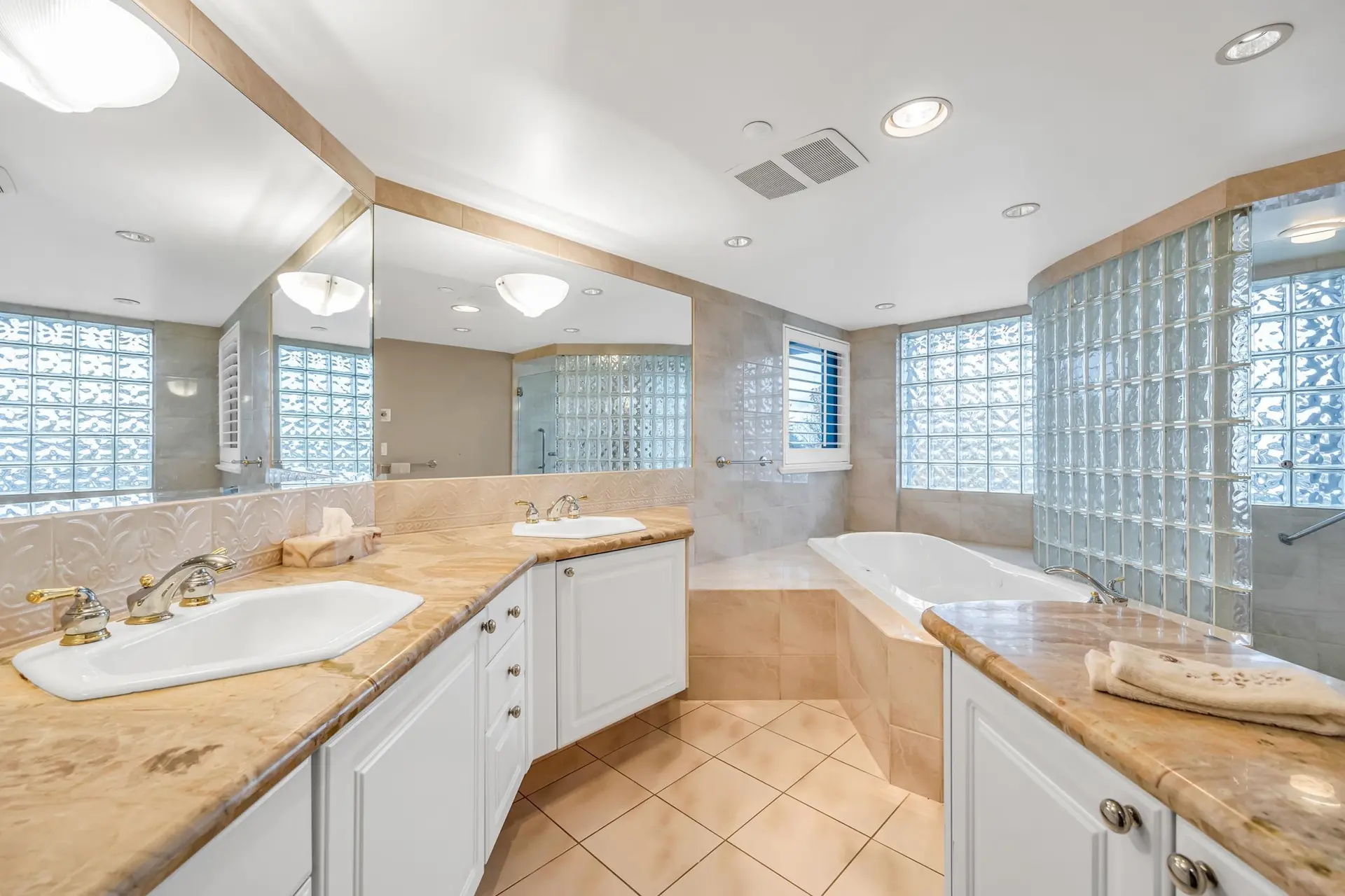 #6 1350 W 14th Avenue - Image 11