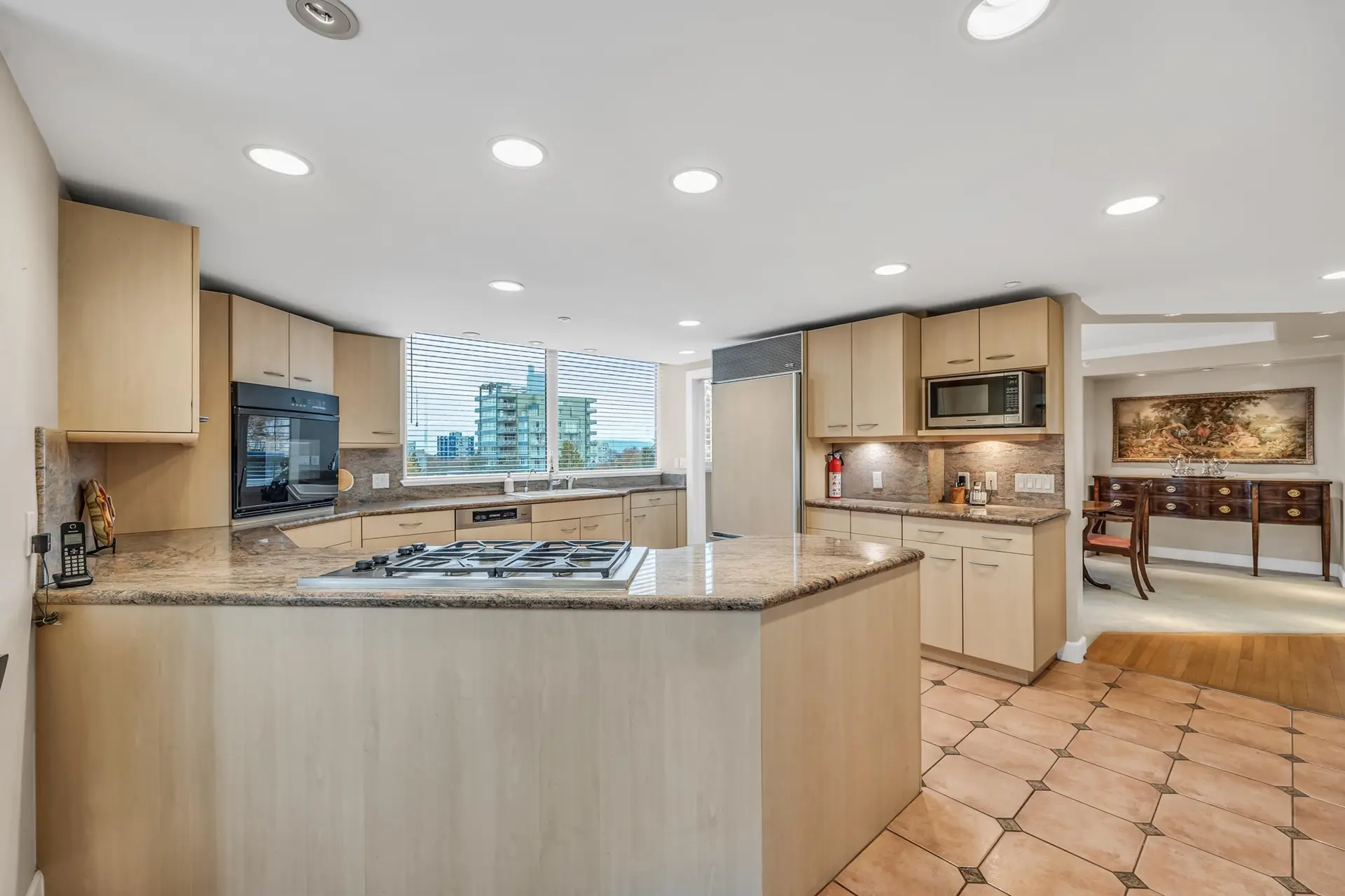 #6 1350 W 14th Avenue - Image 4