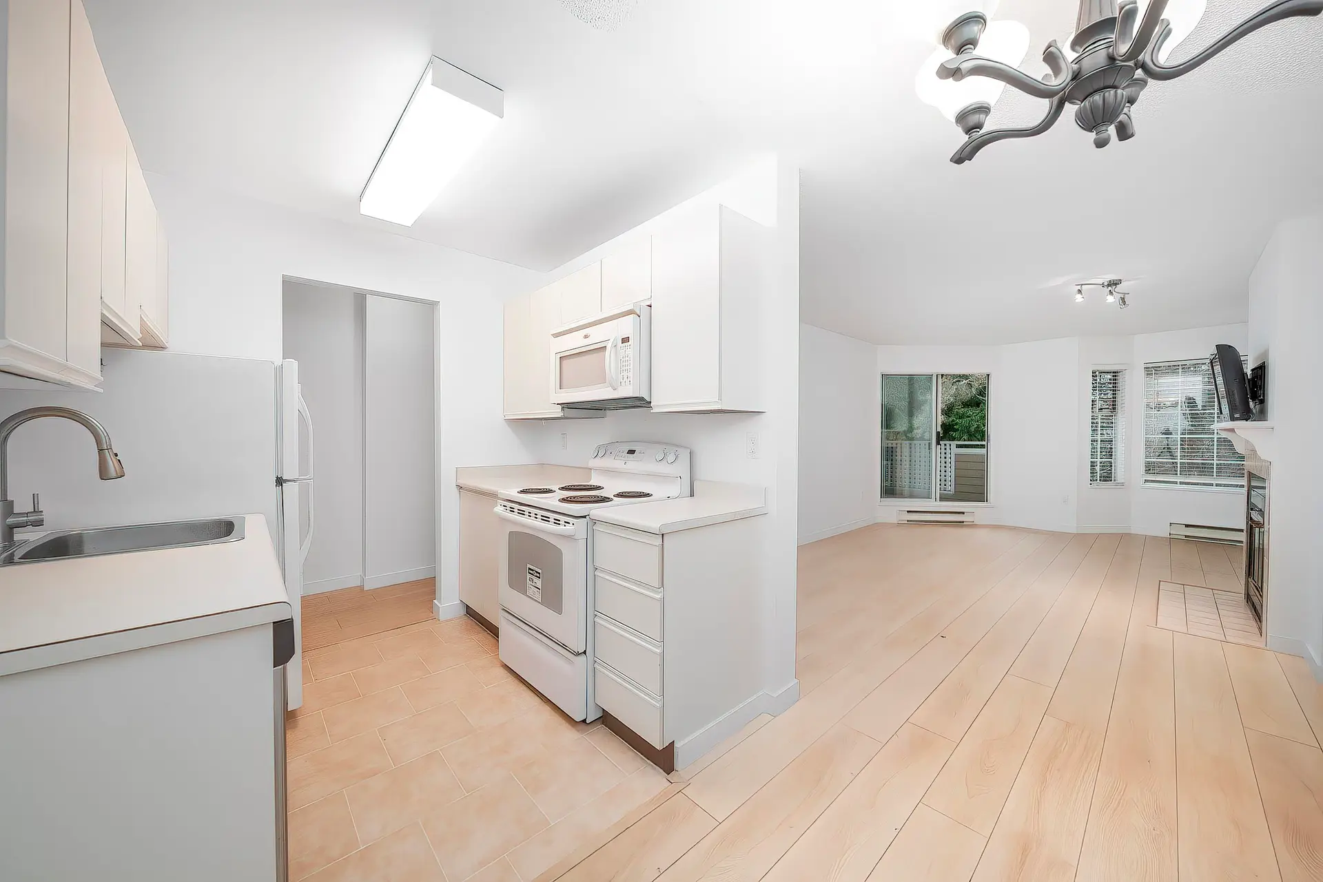 #208 7571 Moffatt Road - Image 7