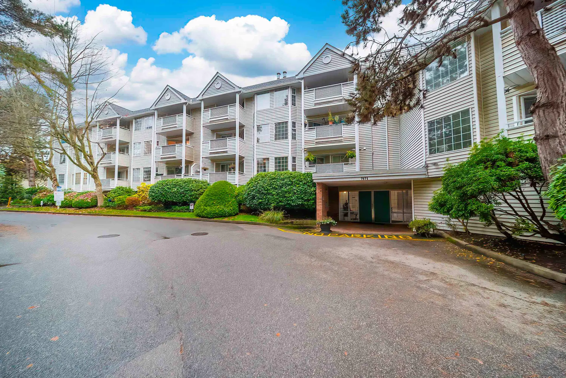 #208 7571 Moffatt Road - Image 18
