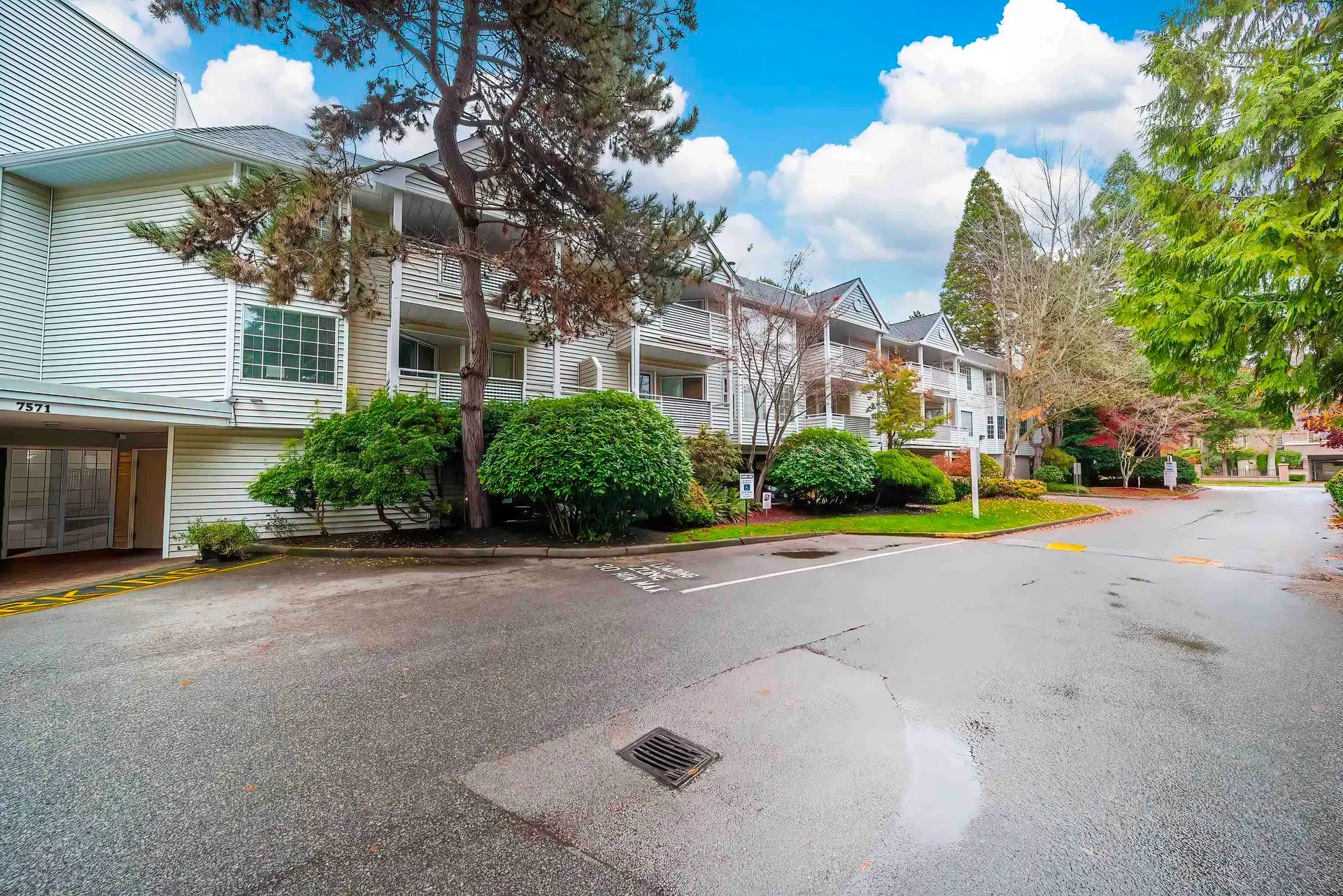 #208 7571 Moffatt Road - Image 19