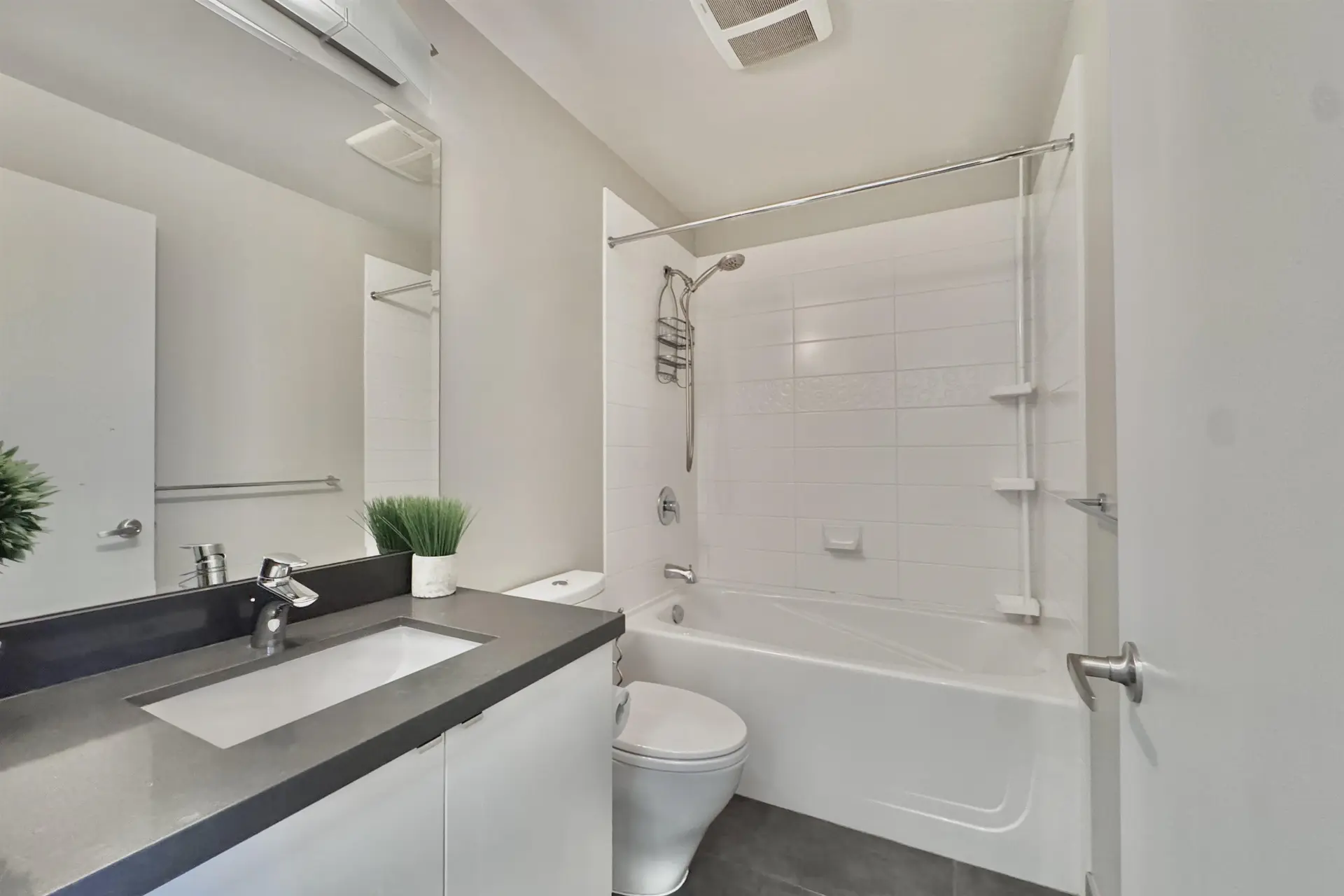 #1103 9025 Highland Court - Image 14