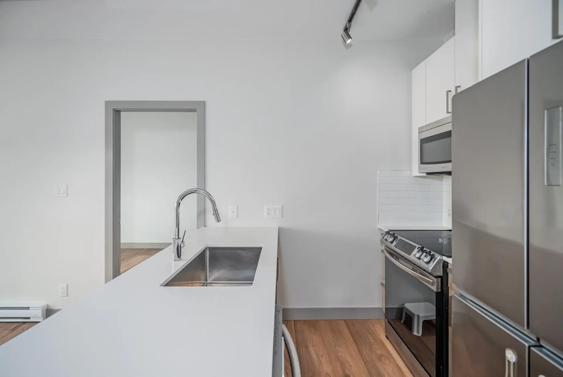 #411 6968 Royal Oak Avenue - Image 12