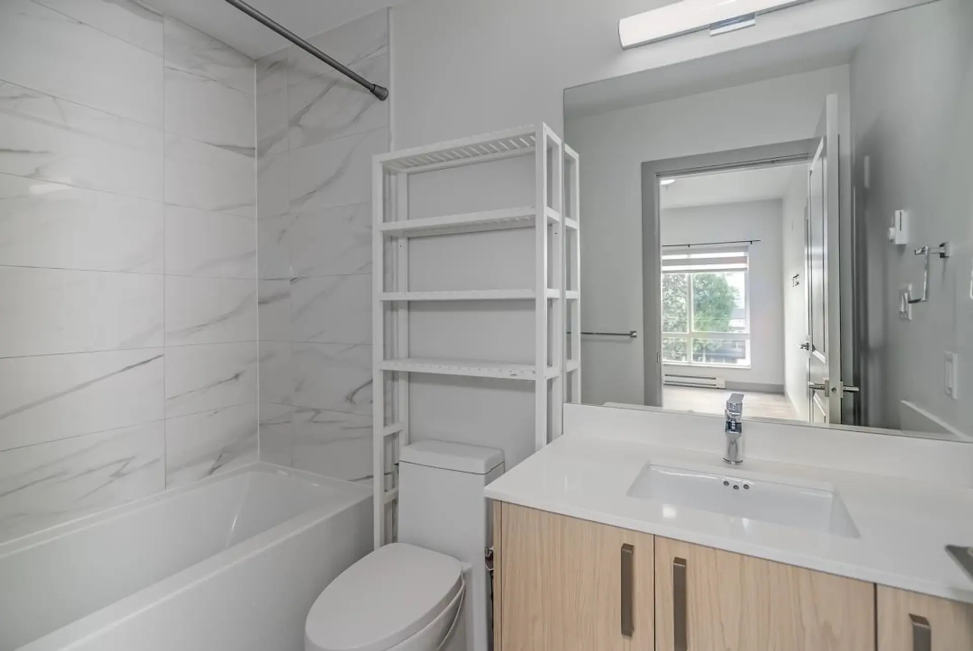 #411 6968 Royal Oak Avenue - Image 16
