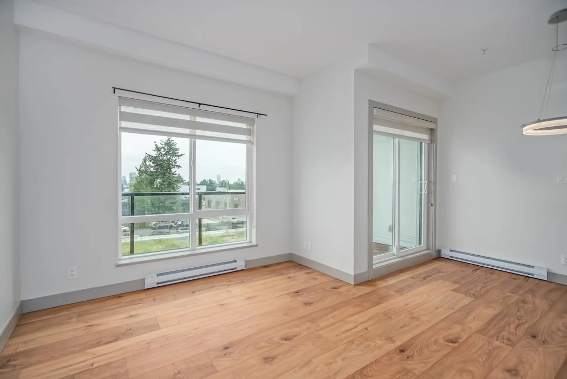 #411 6968 Royal Oak Avenue - Image 9