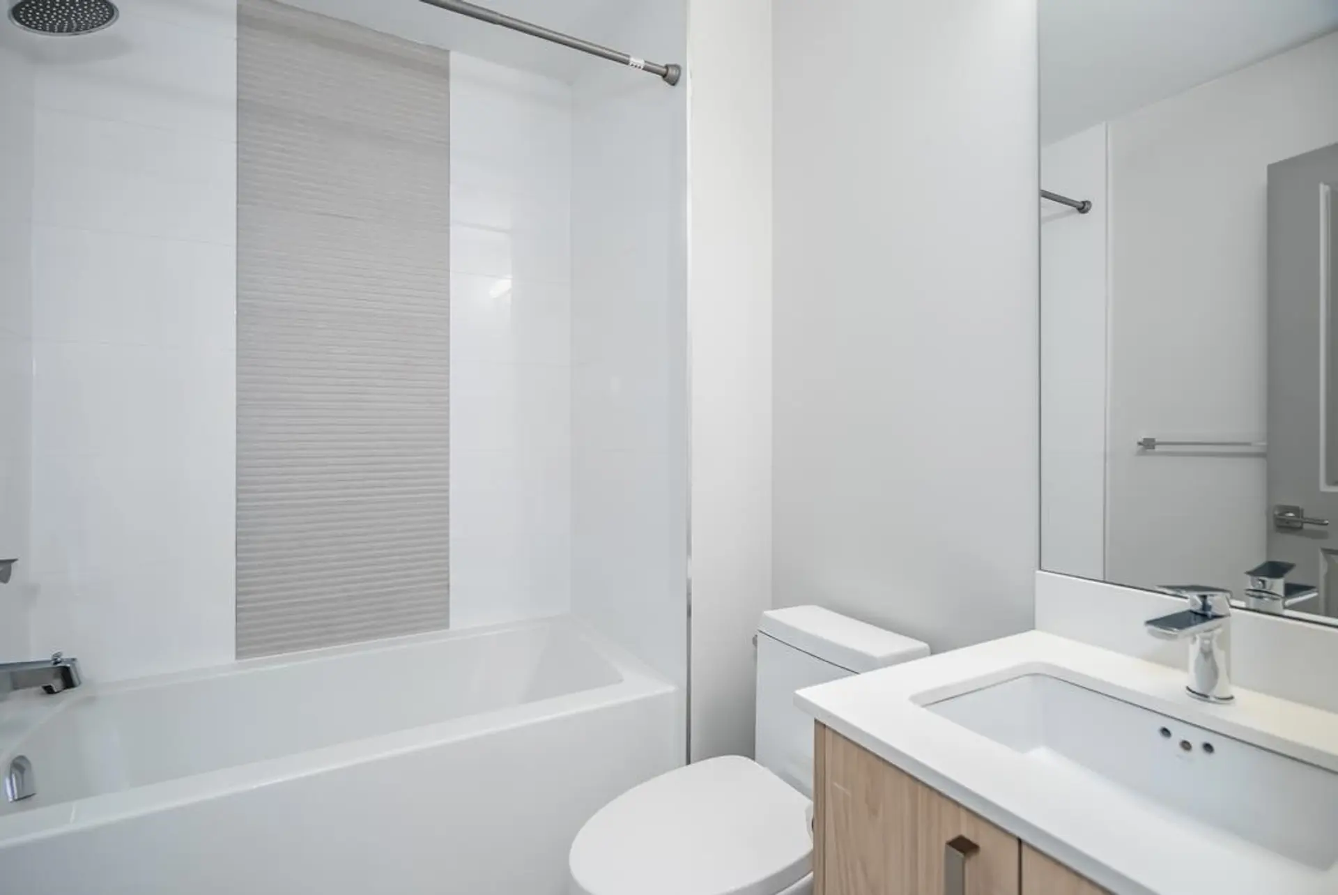#411 6968 Royal Oak Avenue - Image 17