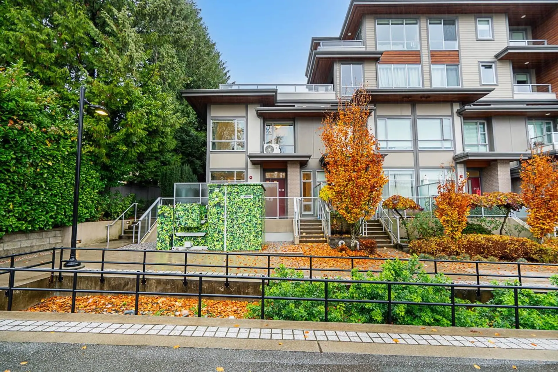 5413 Lougheed Hwy - Image 2