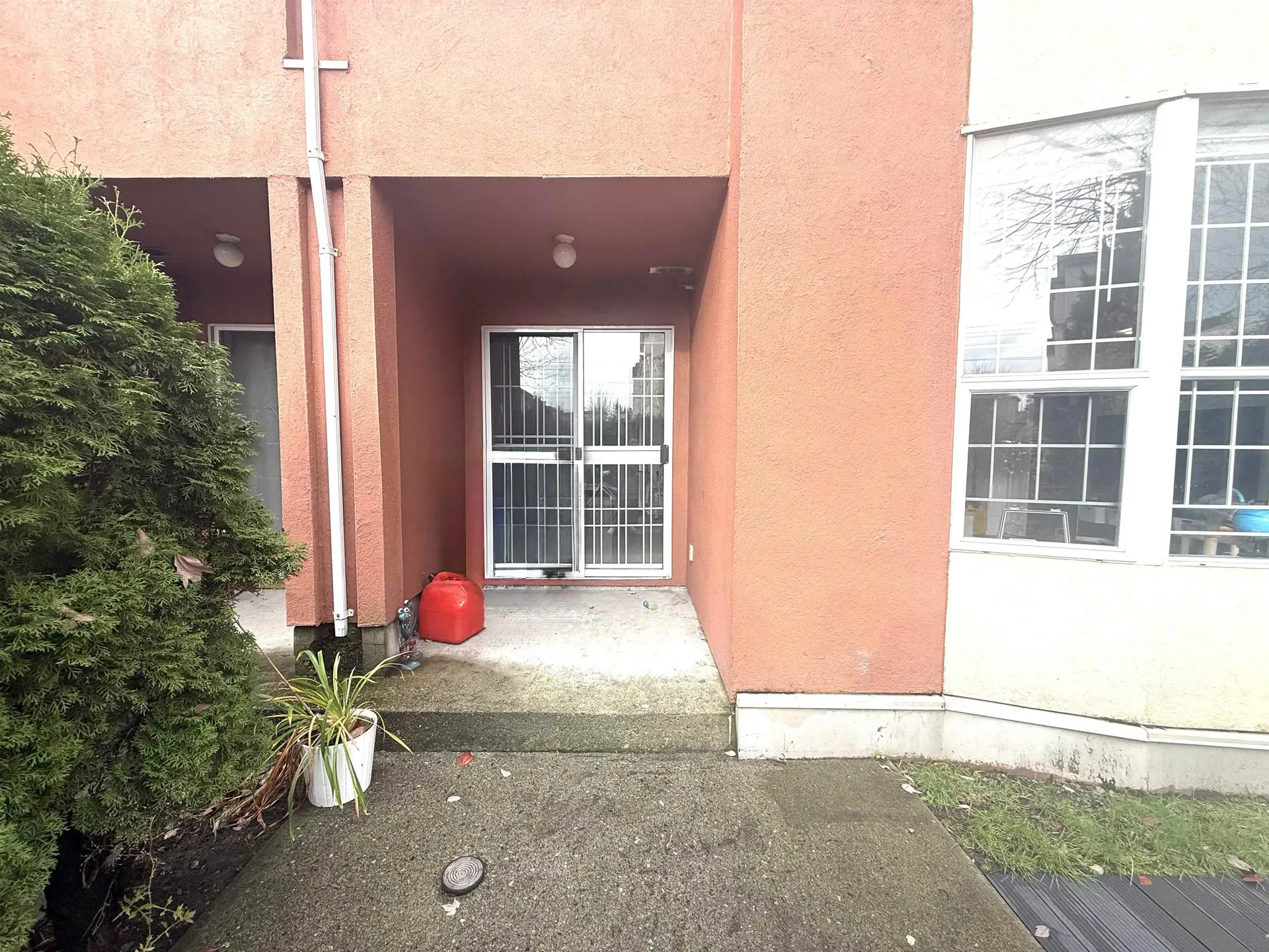 #173 8333 Jones Road - Image 2