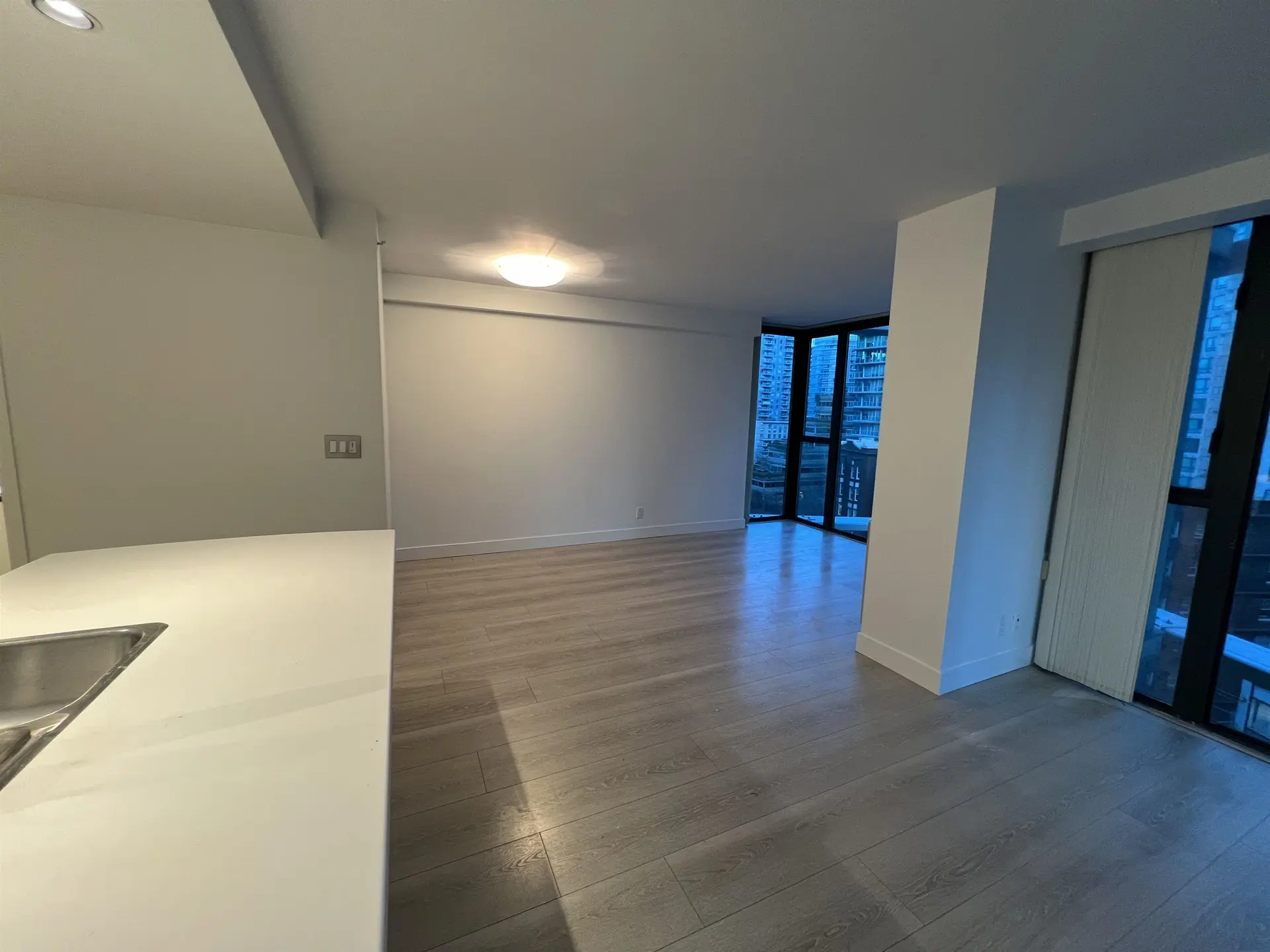 Property at #909 1331 W GEORGIA STREET, Vancouver, BC