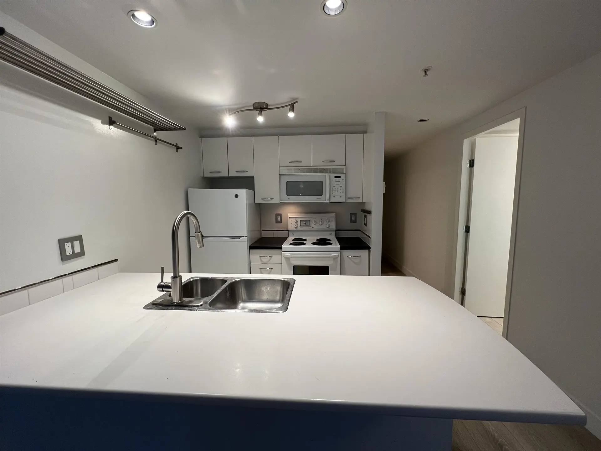 Property at #909 1331 W GEORGIA STREET, Vancouver, BC
