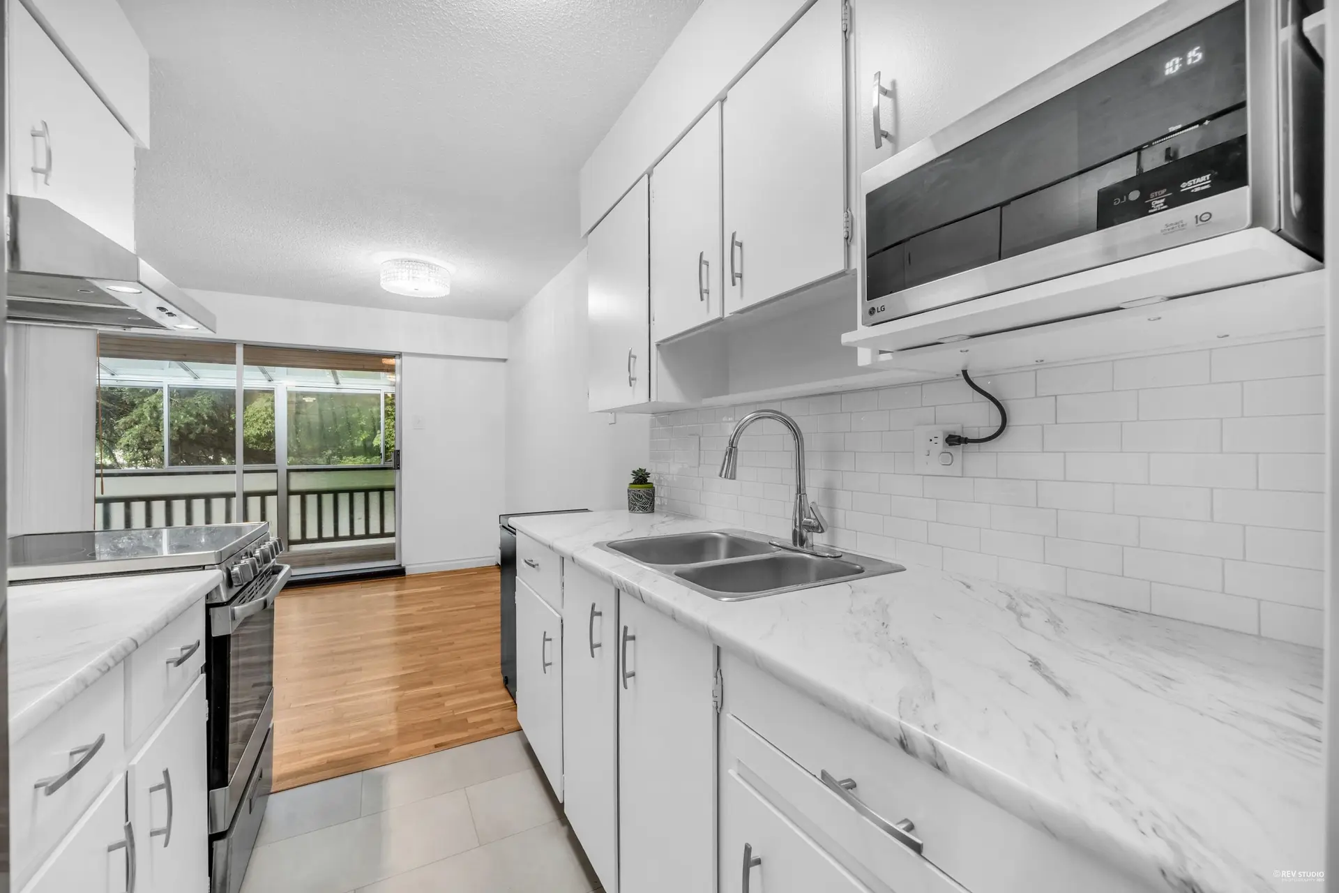 #704 555 W 28th Street - Image 3
