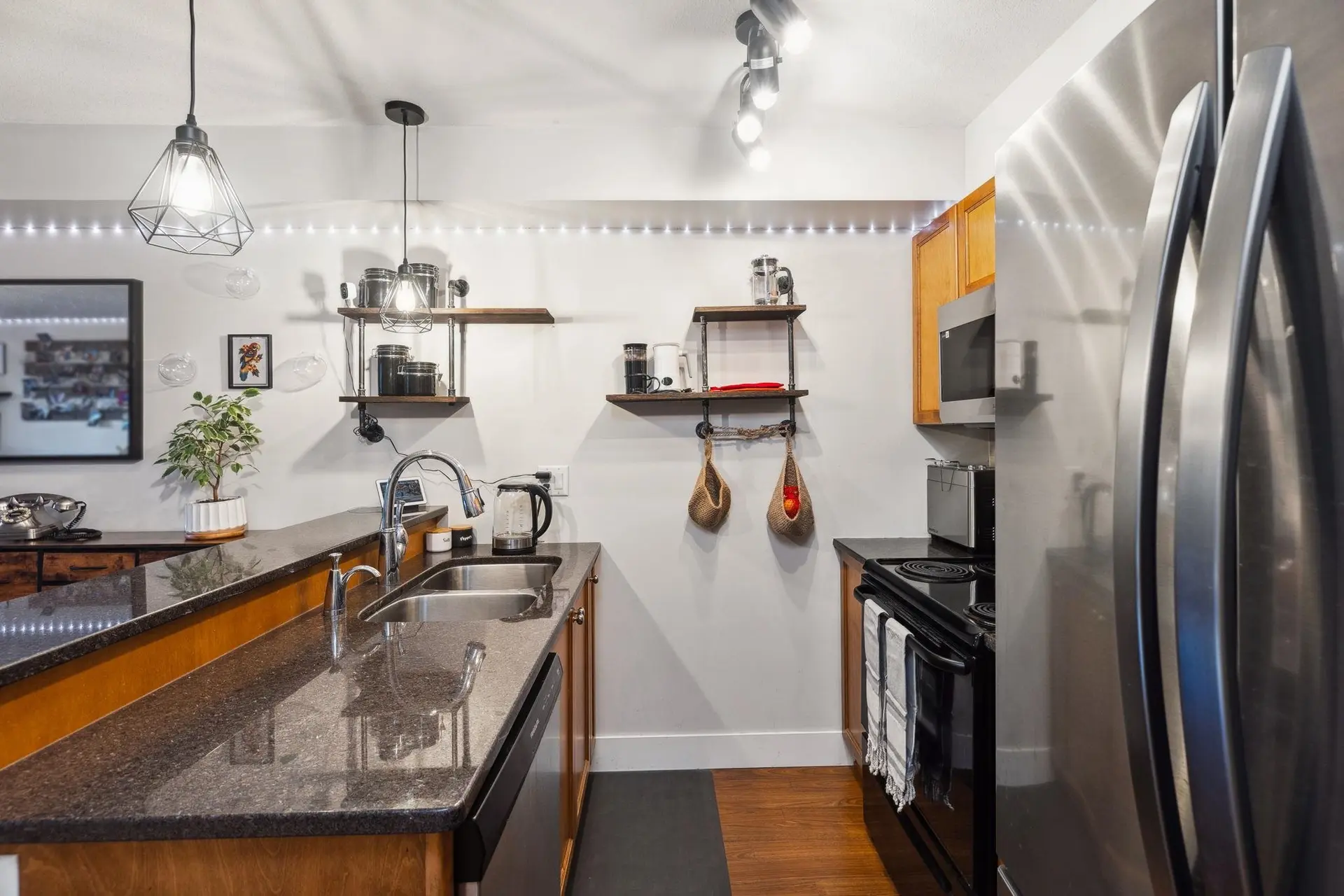 #111 30525 Cardinal Avenue - Image 6