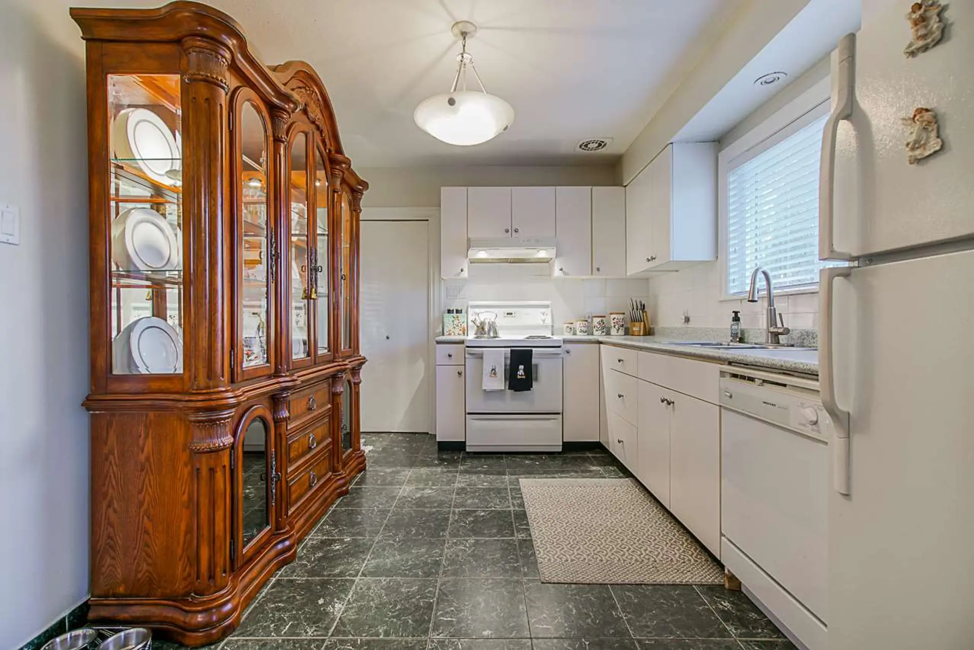 7774 Berkley Street - Image 10