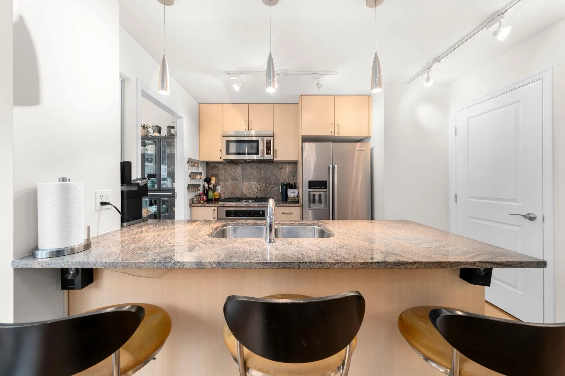 #1101 1211 Melville Street - Image 2