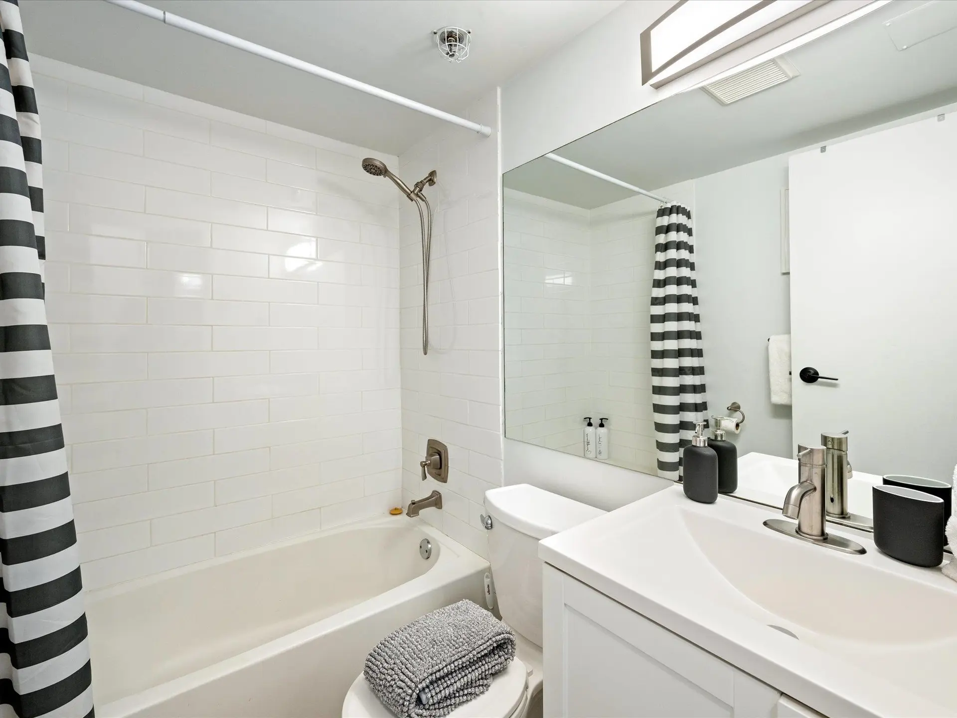 #253 4340 Lorimer Road - Image 13