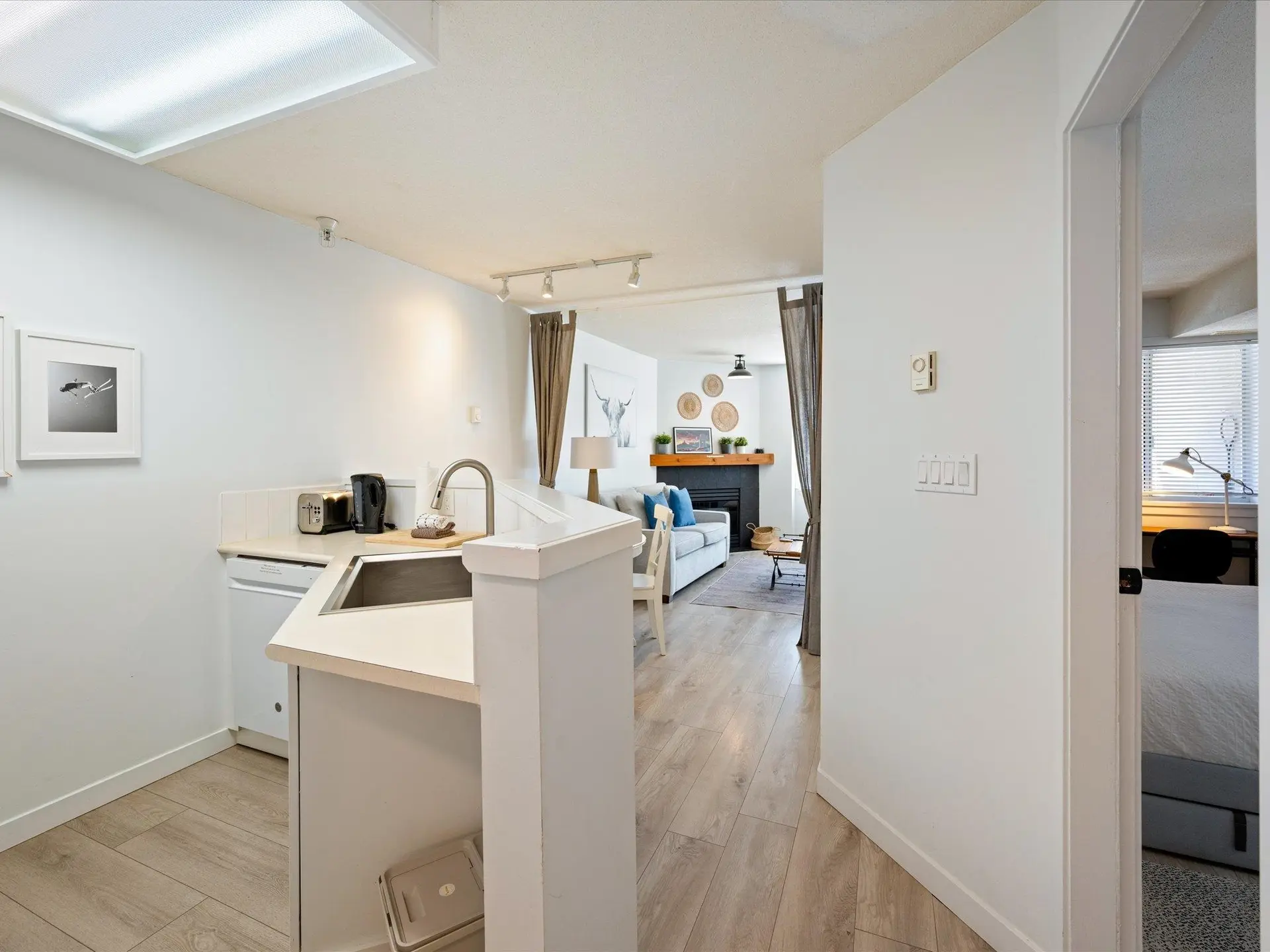 #253 4340 Lorimer Road - Image 10