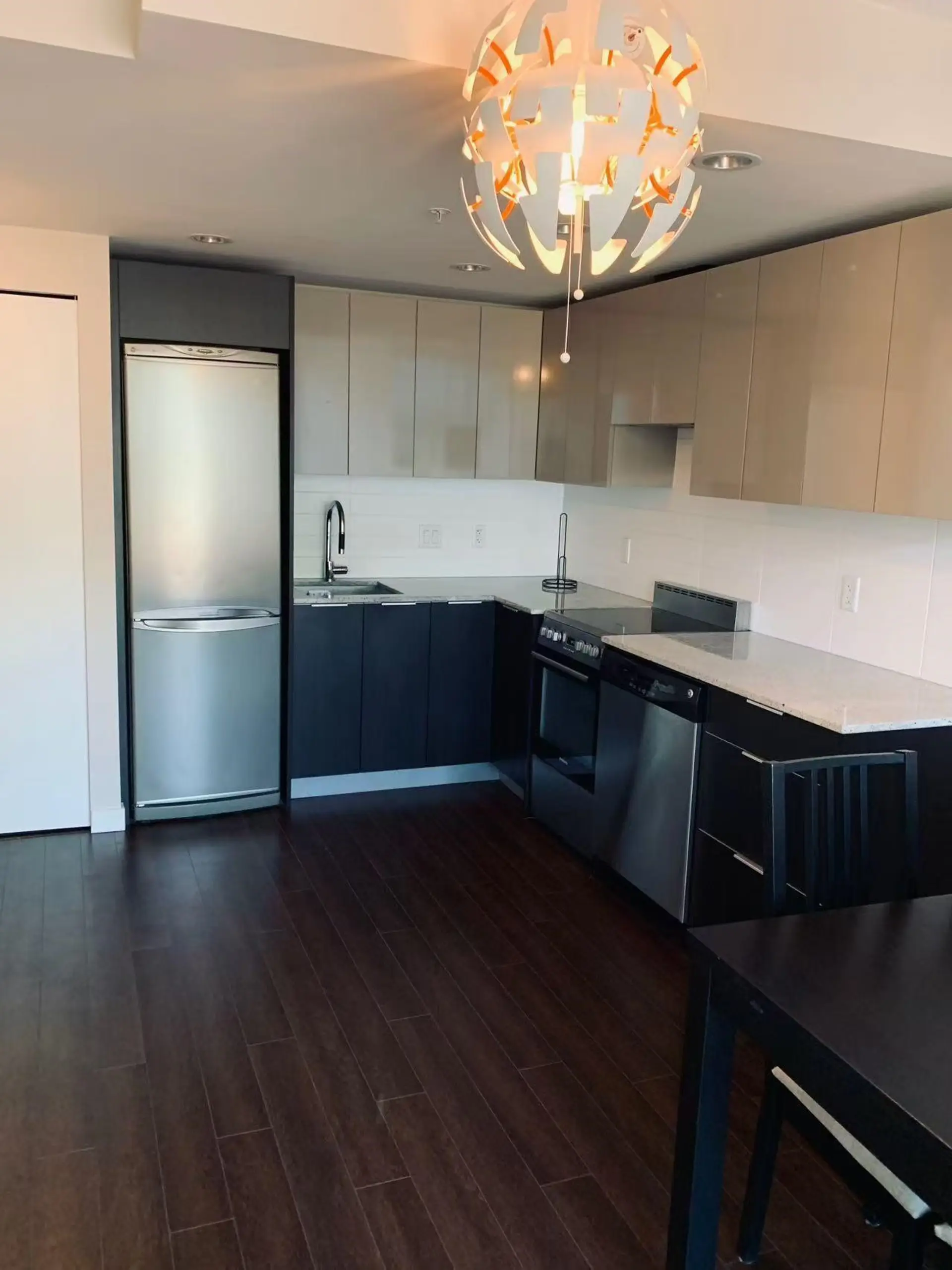 #501 1919 Wylie Street - Image 2