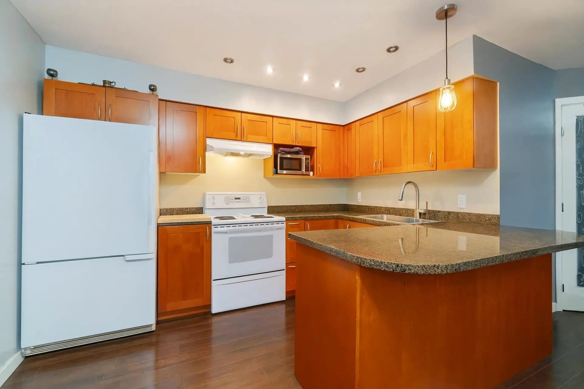 #6 310 Highland Way - Image 1