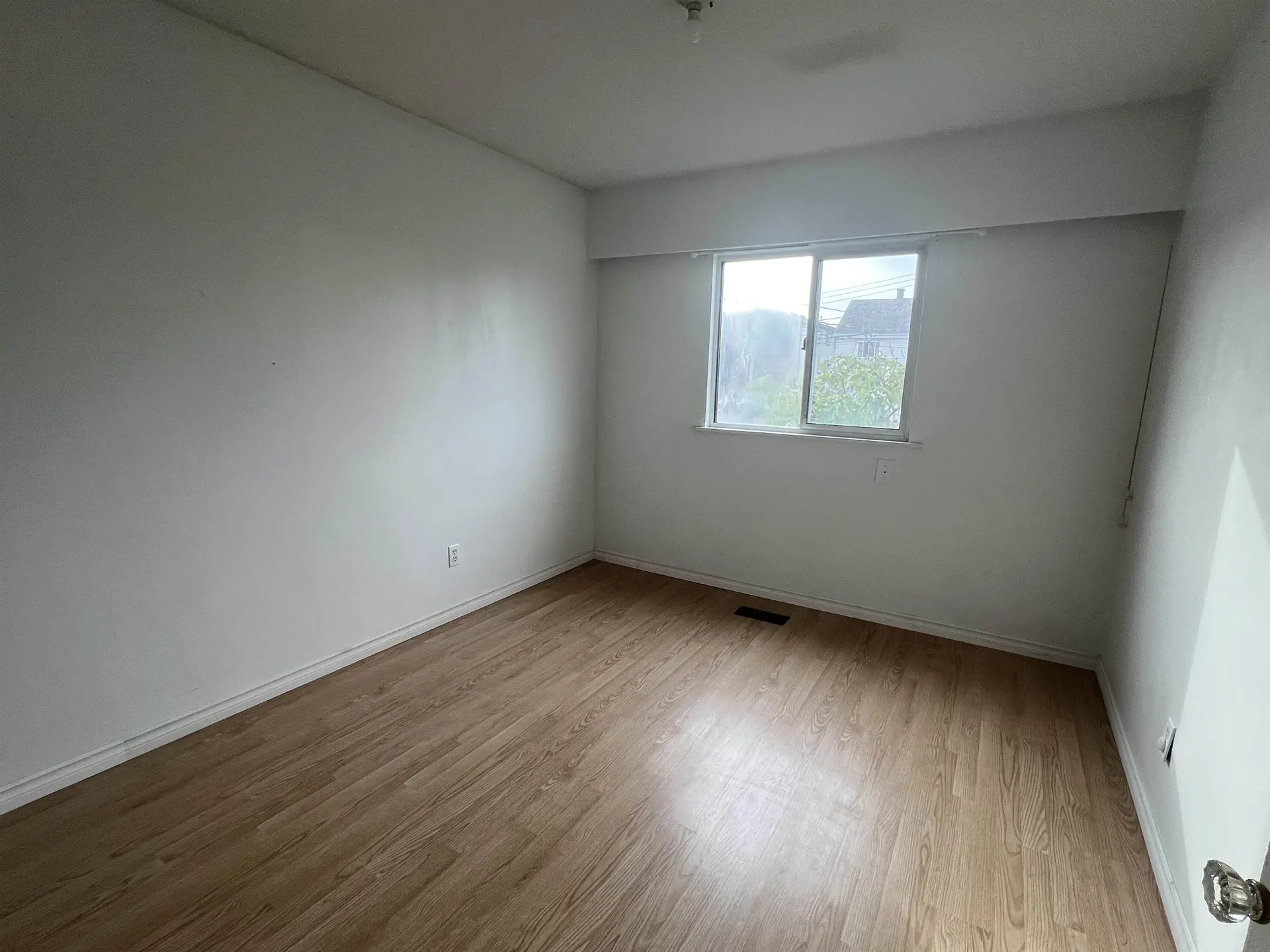 217 Pembina Street - Image 5