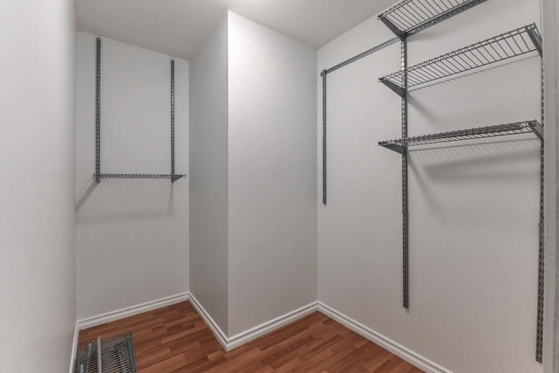 Property at #320 13911 70 AVENUE, Surrey, BC