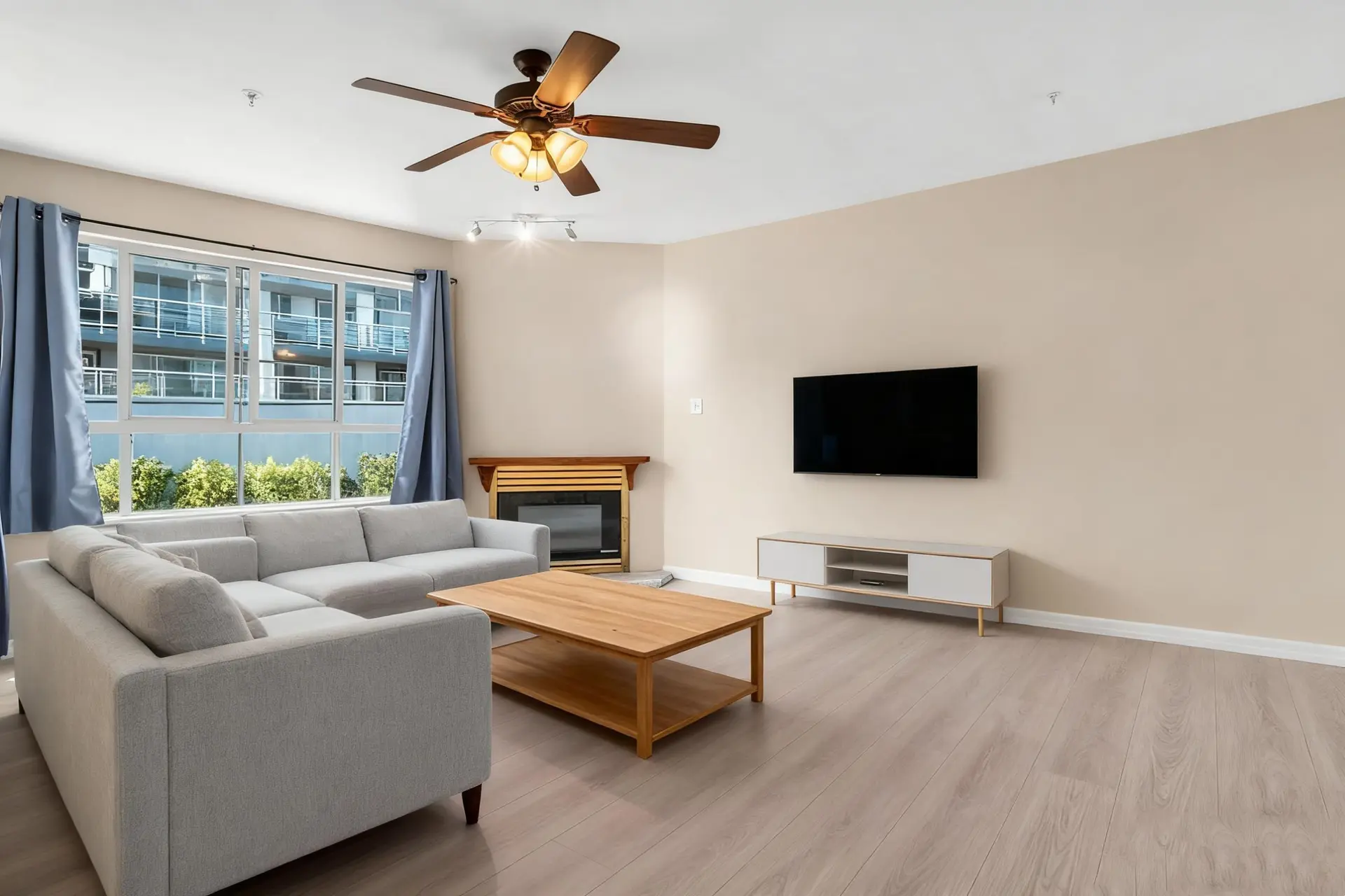#411 525 Agnes Street - Image 1