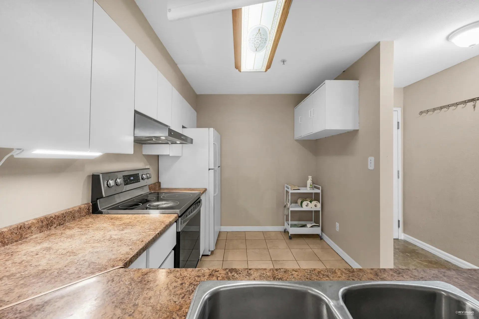 #411 525 Agnes Street - Image 8