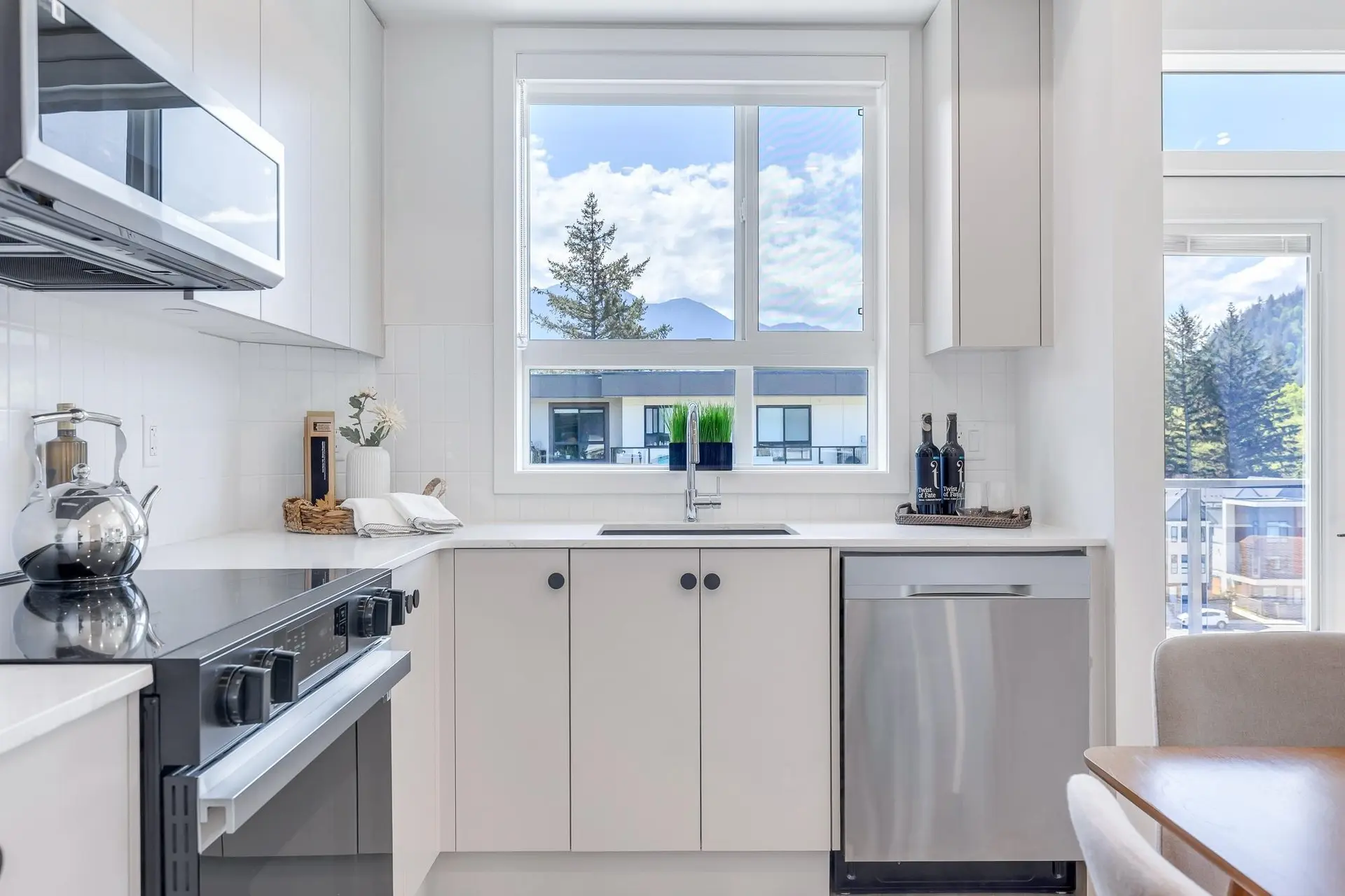 Property at #403 45497 CAMPUS DRIVE, Chilliwack, BC