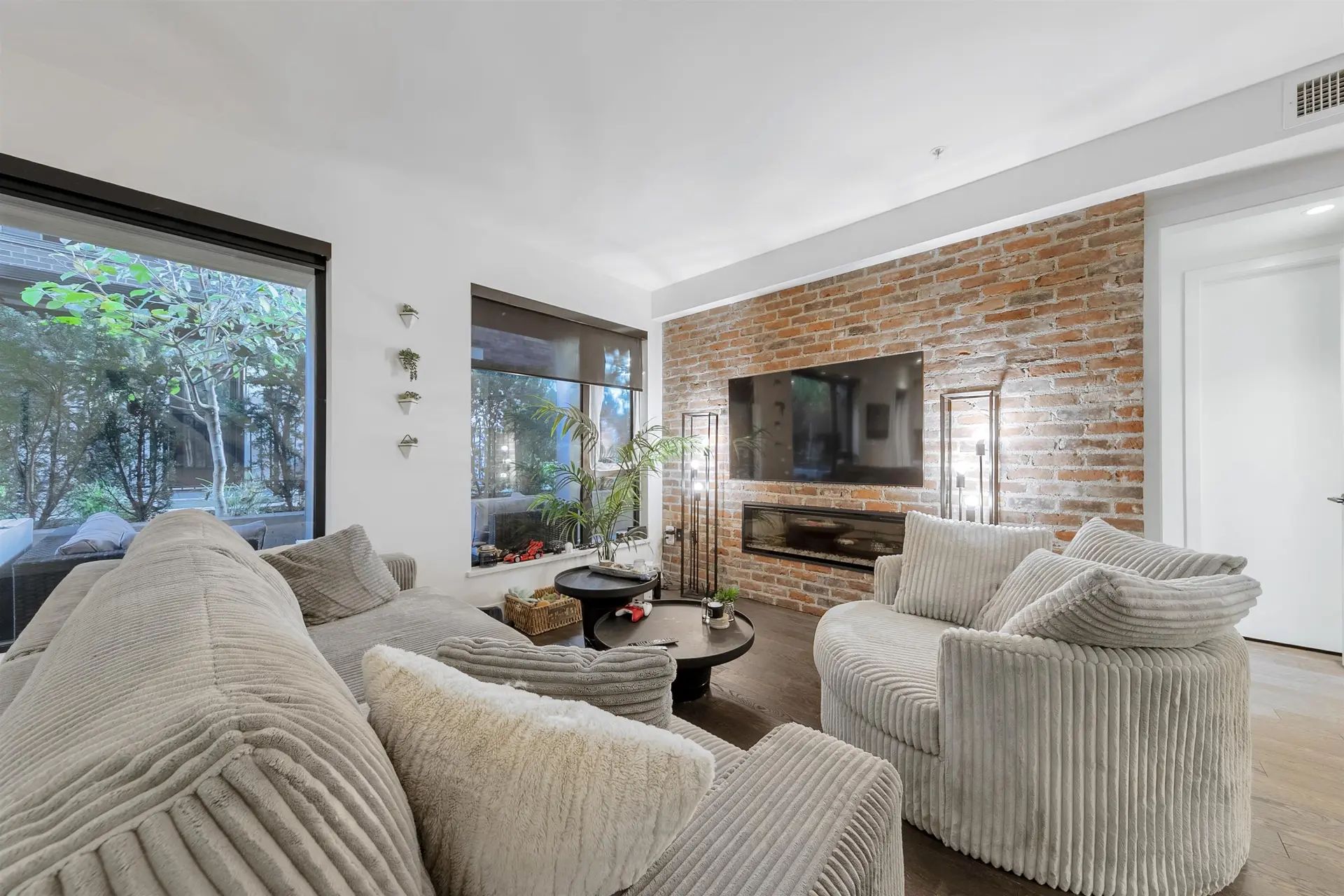 #216 83 Moody Street - Image 10