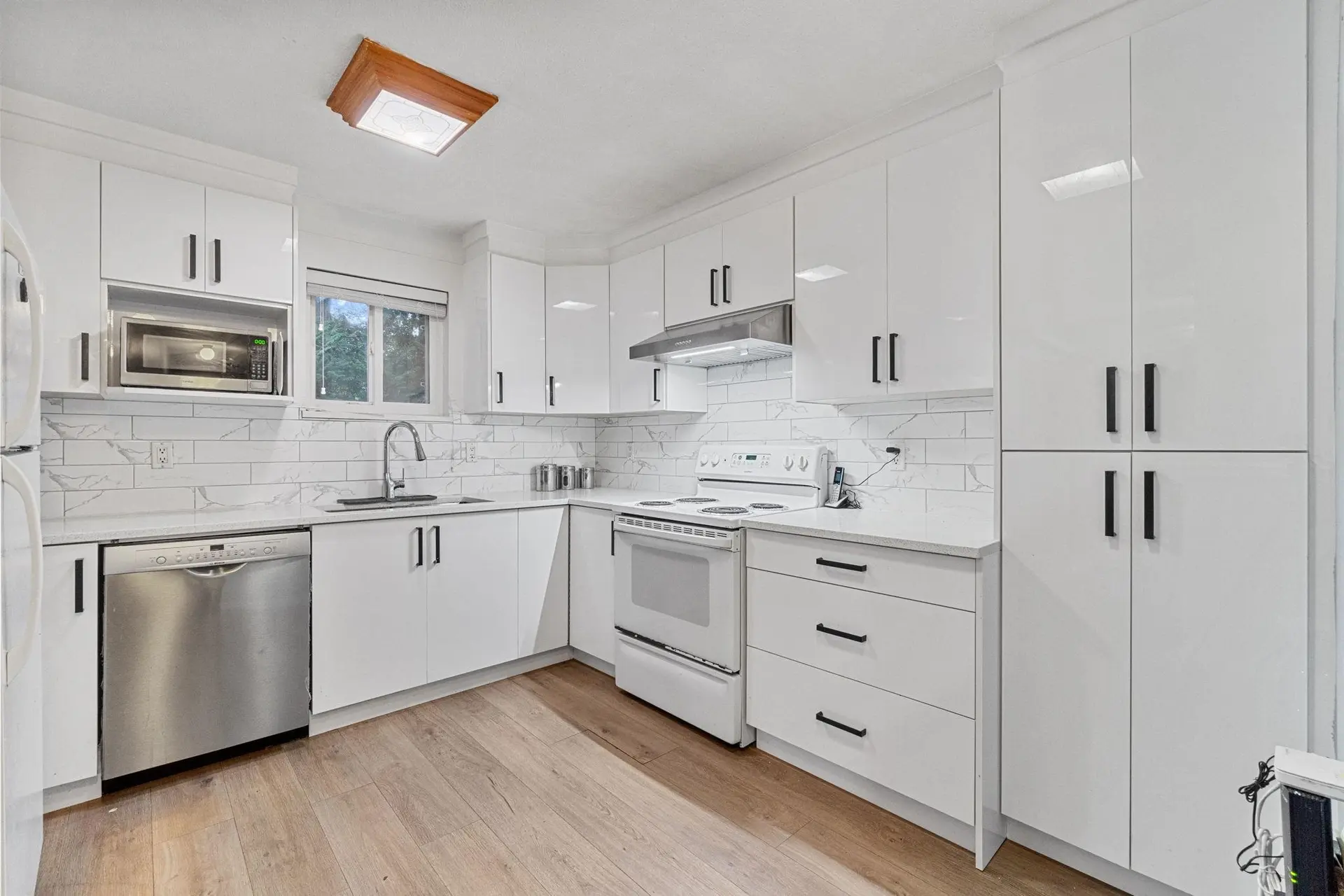 #12 32310 Mouat Drive - Image 5