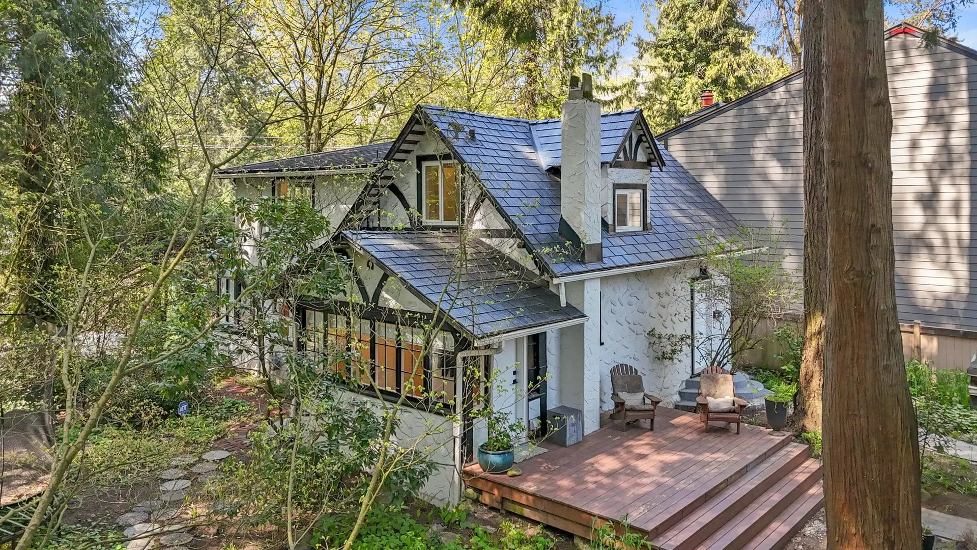2052 Capilano Road - Image 1