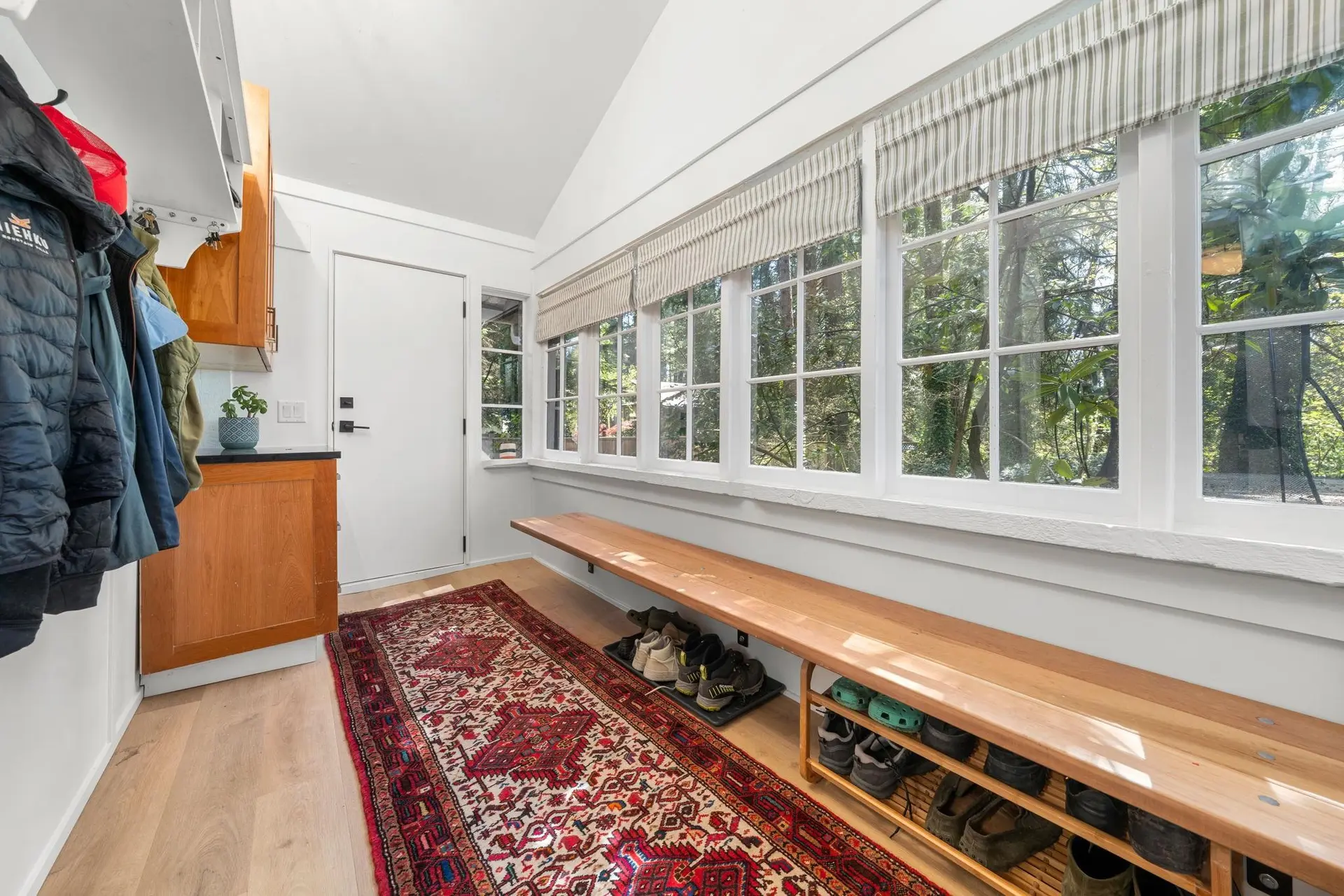 2052 Capilano Road - Image 15