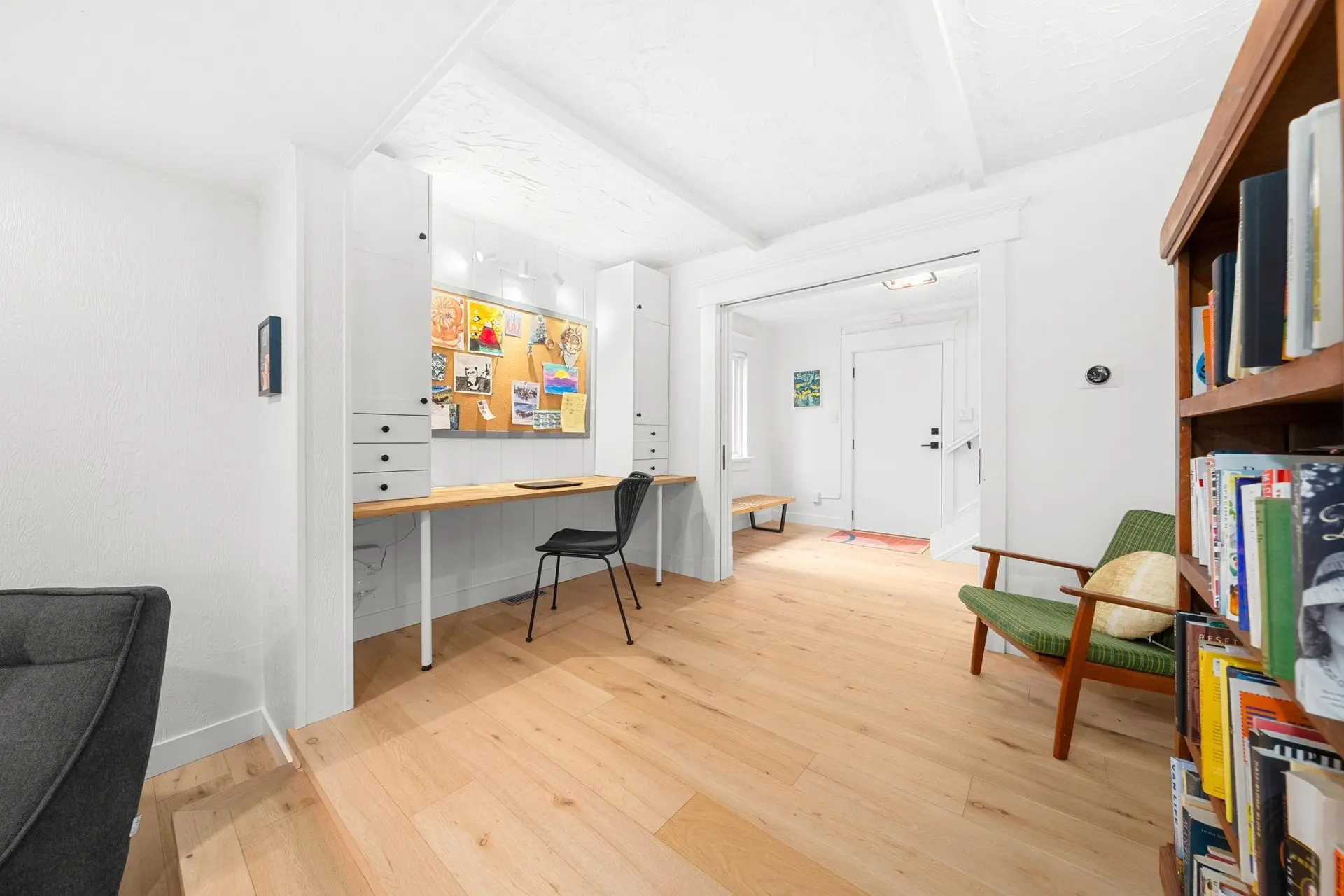 2052 Capilano Road - Image 13