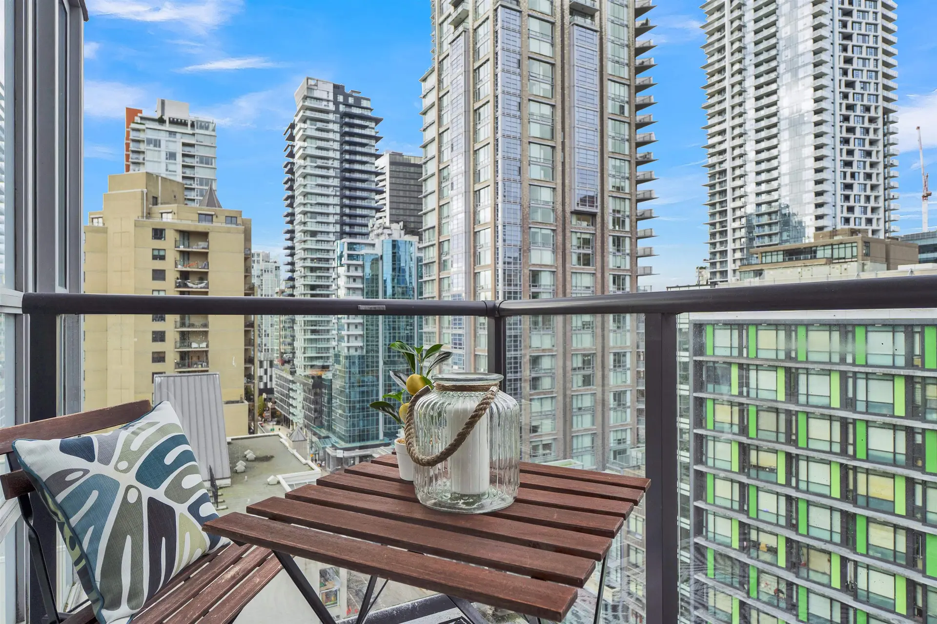 #1507 1212 Howe Street - Image 2